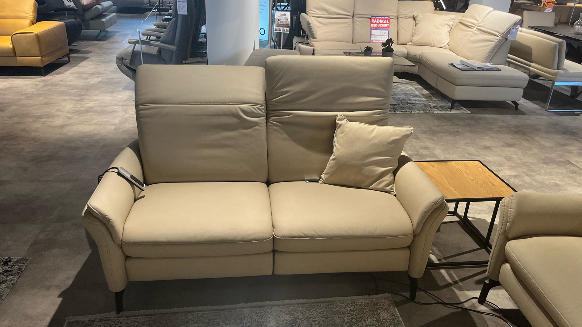 Couchgarnitur mit motorischen Funktionen in Smart Touch Stoff-0764017908-36WW-A