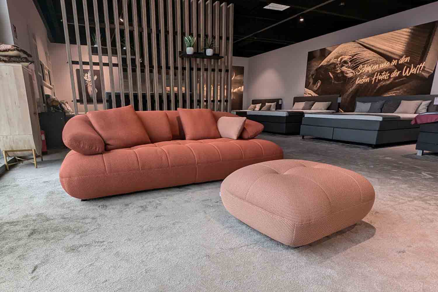 Big Sofa Lounger mit manueller Sitztiefenverstellung und Hocker in Stoff