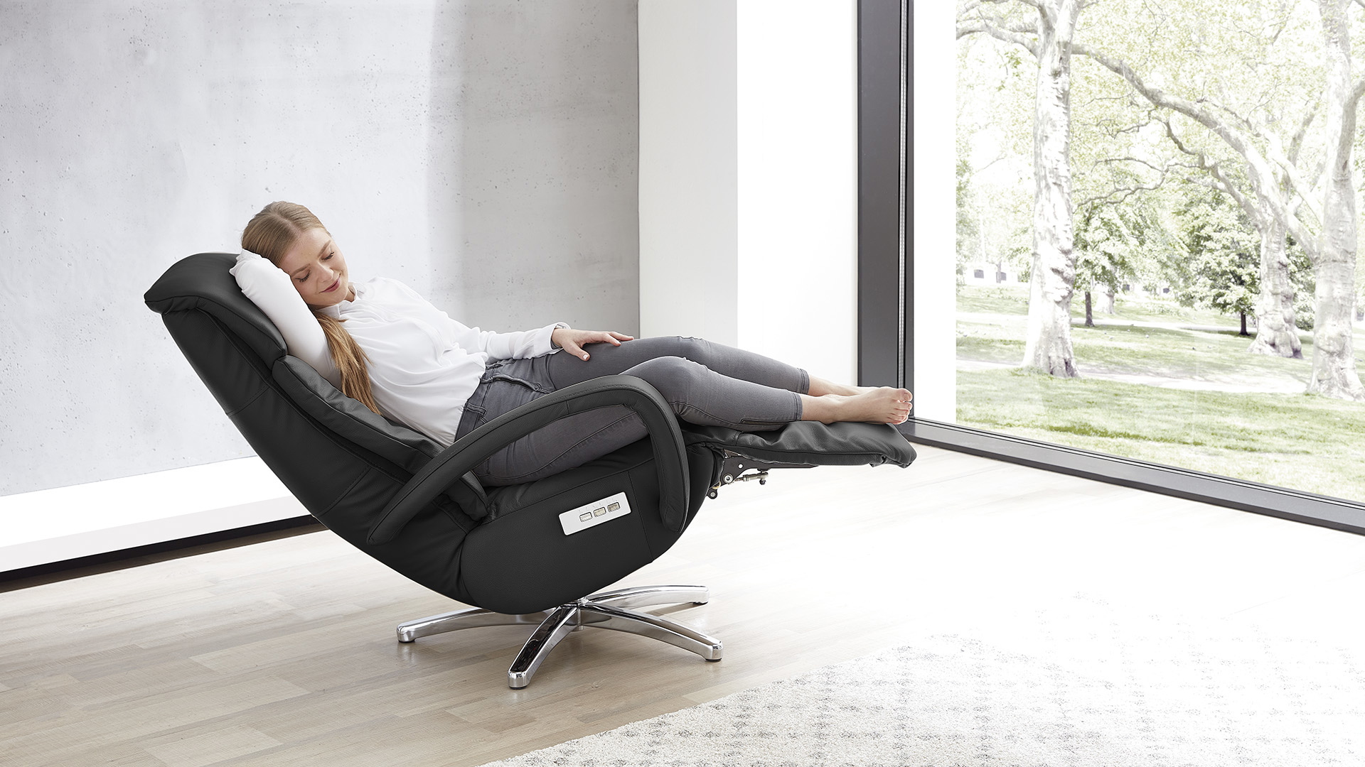 TV & Fernsehsessel mit motor. Relaxfunktion und Akku TV & Fernsehsessel mit motor. Relaxfunktion und Akku-09790022W1
