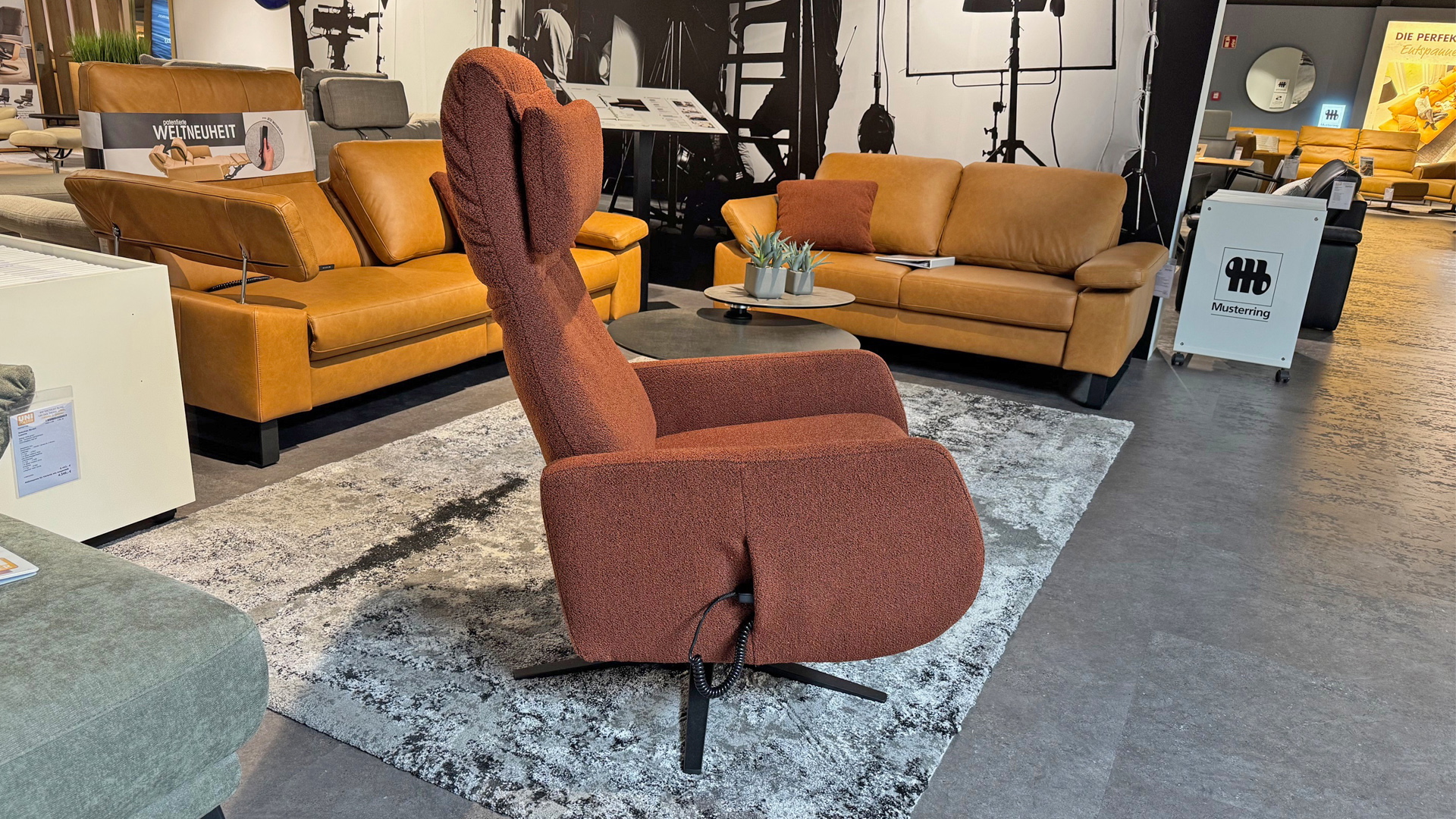 Hilker Sessel HC 48 inkl. motorischer Relaxfunktion und Akku in Stoff-0533022503-04WW-A