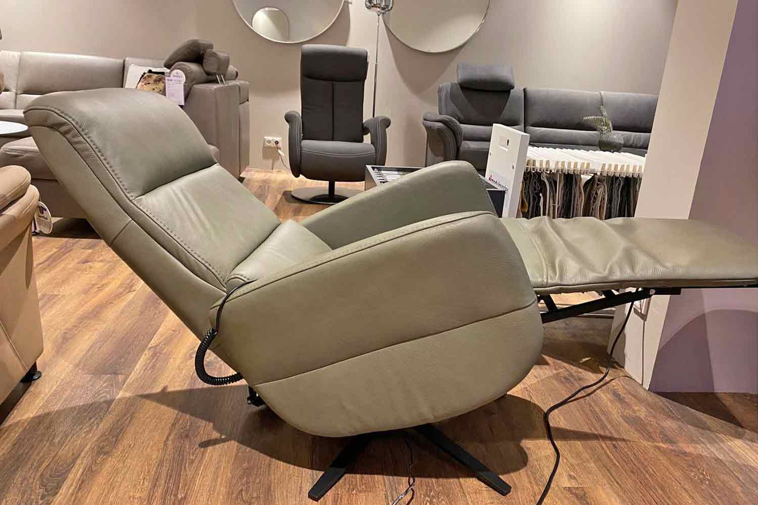 Himolla Stoff Relaxsessel inkl. motorischer Relaxfunktion und Aufstehhilfe 