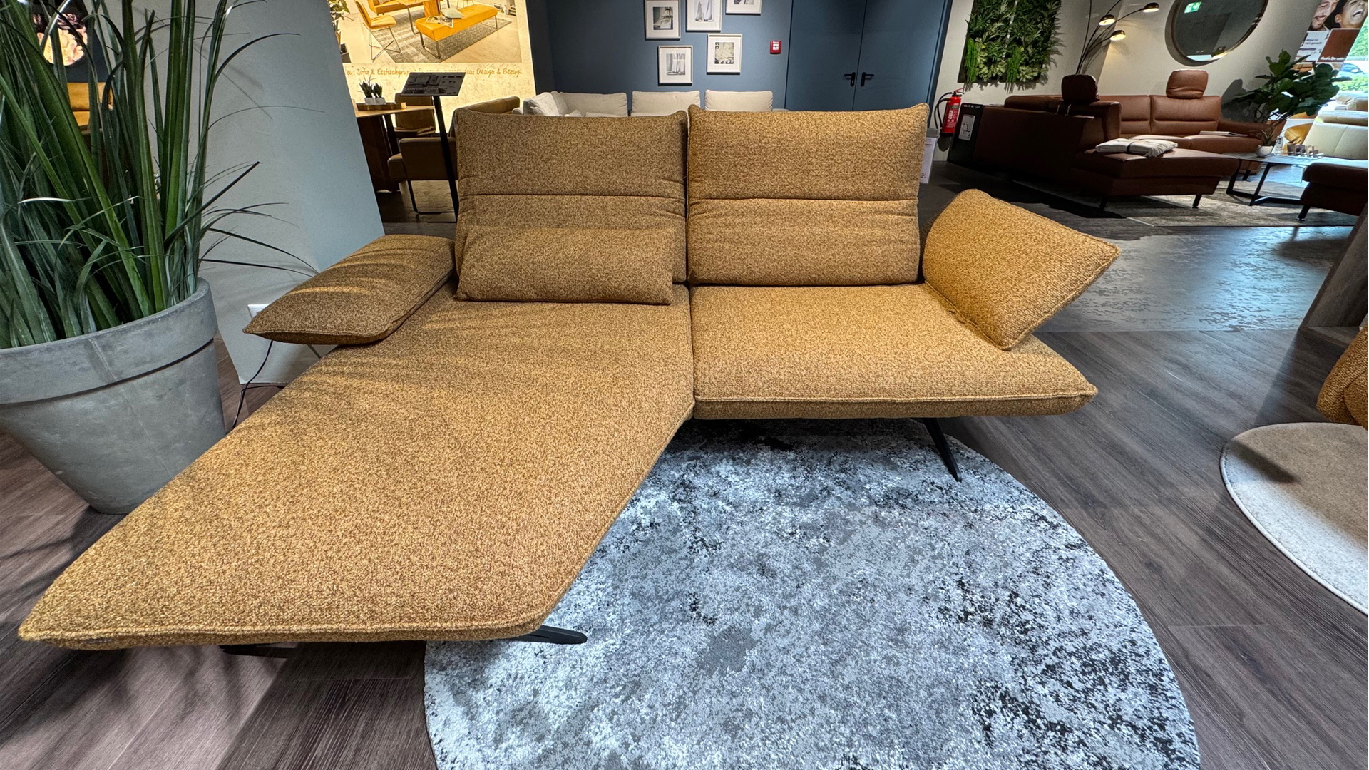 Koinor Ecksofa mit motorischen Sitzauszug in Stoff -0160027901-04WW-A