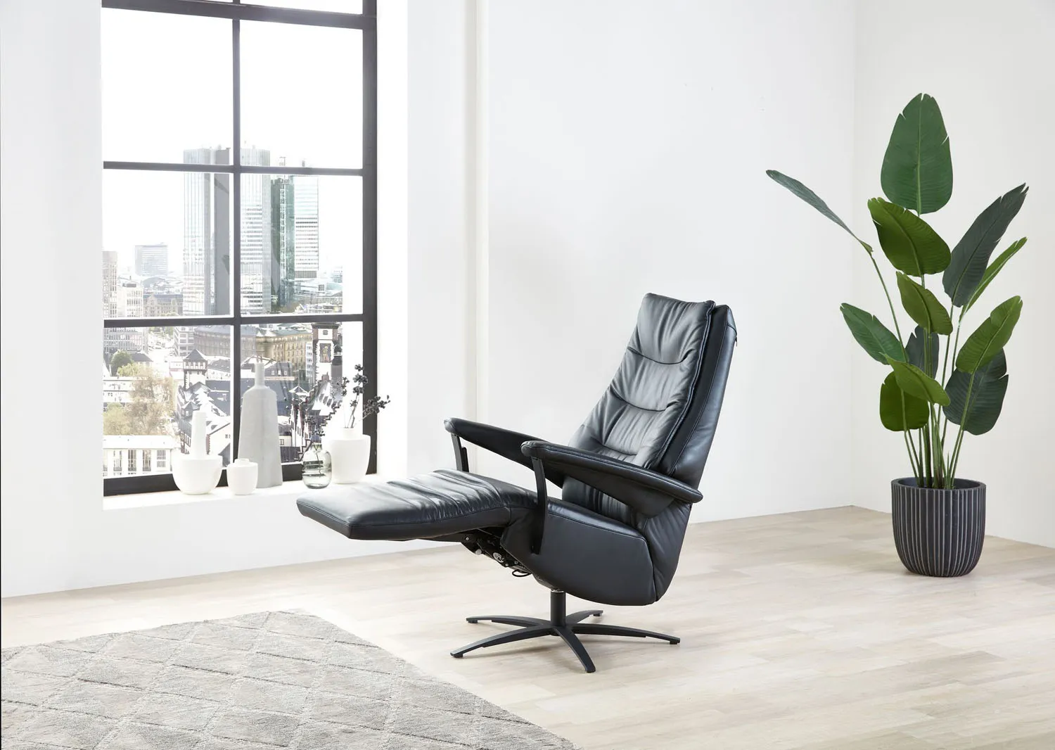 Relaxsessel 430 aus Echtleder inkl. 4 Motoren