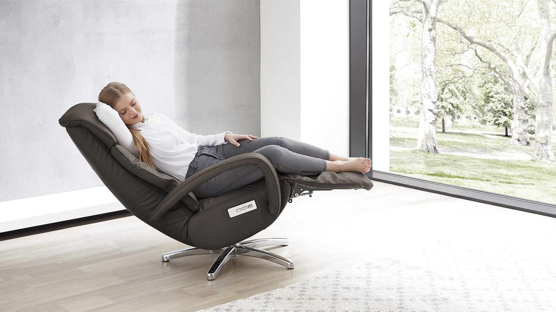 TV & Fernsehsessel mit motor. Relaxfunktion und Akku TV & Fernsehsessel mit motor. Relaxfunktion und Akku-09790022W1