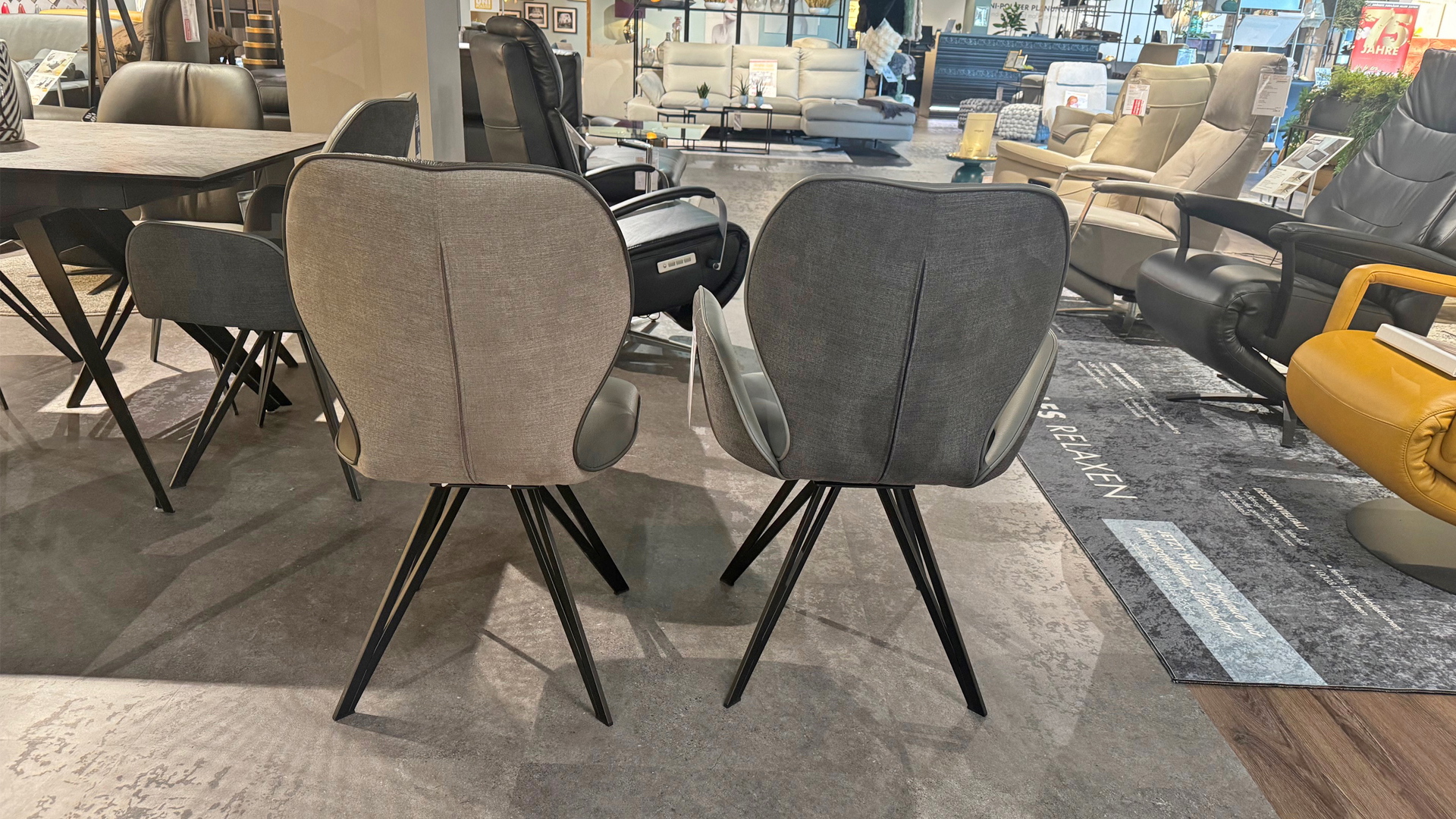 Esszimmergruppe inkl. Tisch mit Auszug und 6 Stühle in Leder/Stoff Mix-0444002100-04WW-A