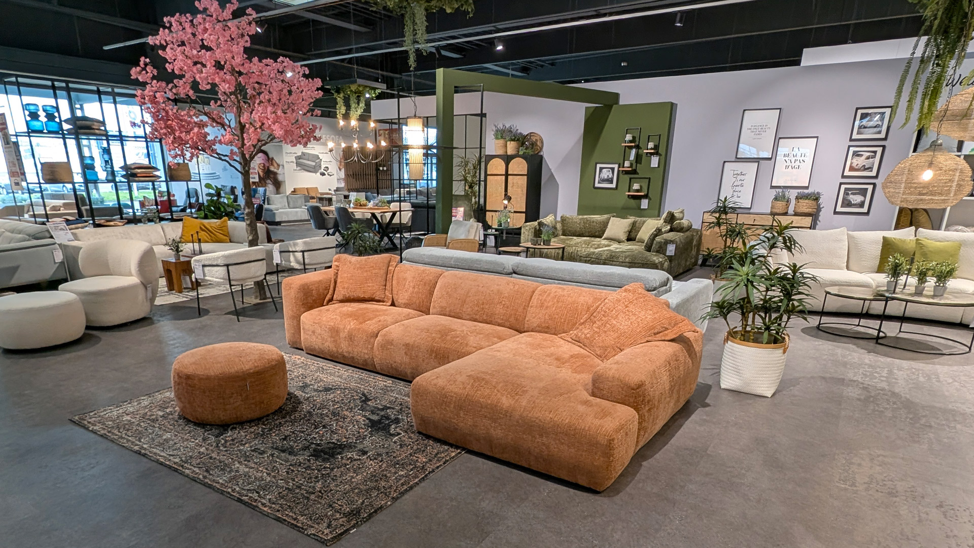Ecksofa inkl. Rundhocker in Stoff 