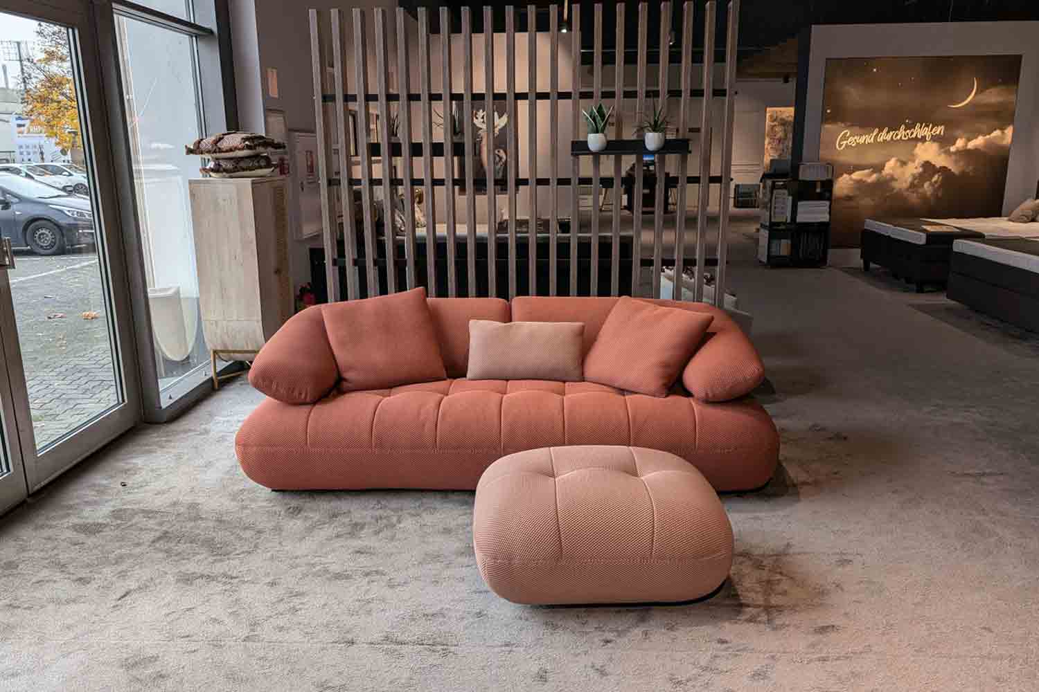 Big Sofa Lounger mit manueller Sitztiefenverstellung und Hocker in Stoff