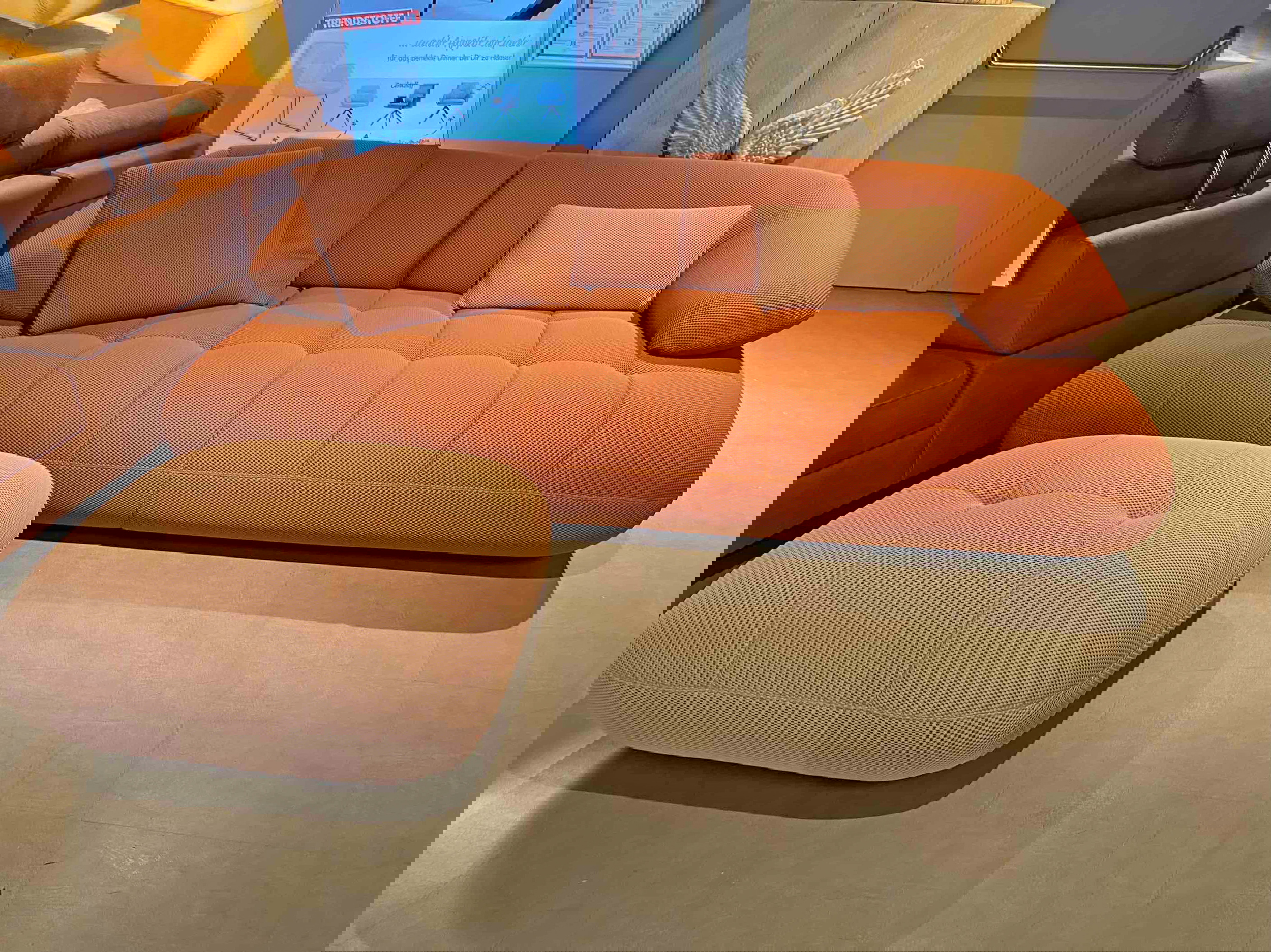 Cuoio Big Sofa mit manueller Sitztiefenverstellung und Hocker in Stoff-0597101500-36WW-A