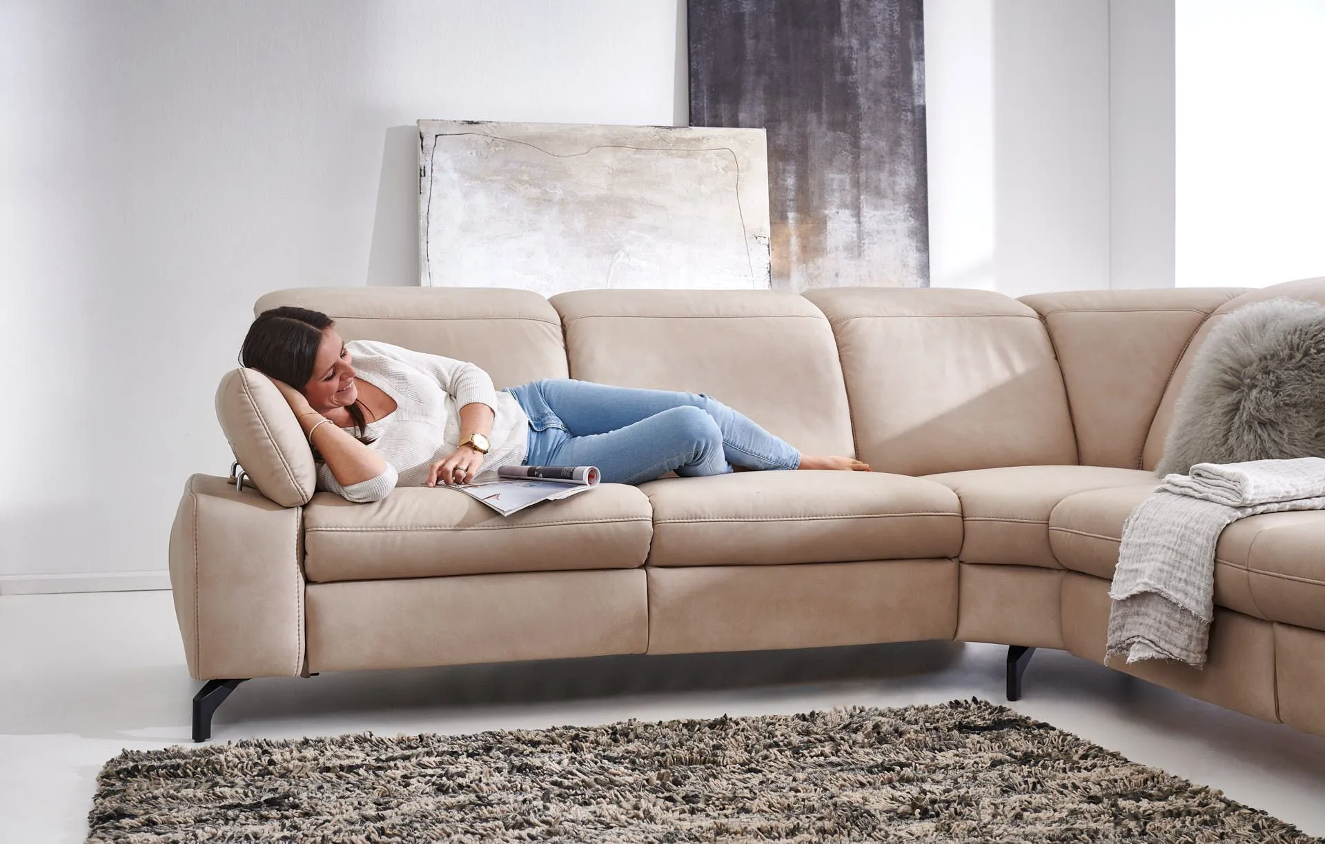 Ecksofa mit Funktionen, Armlehnenfunktion und Kopfteilfunktion Beige links mit Kopfteilfunktion 