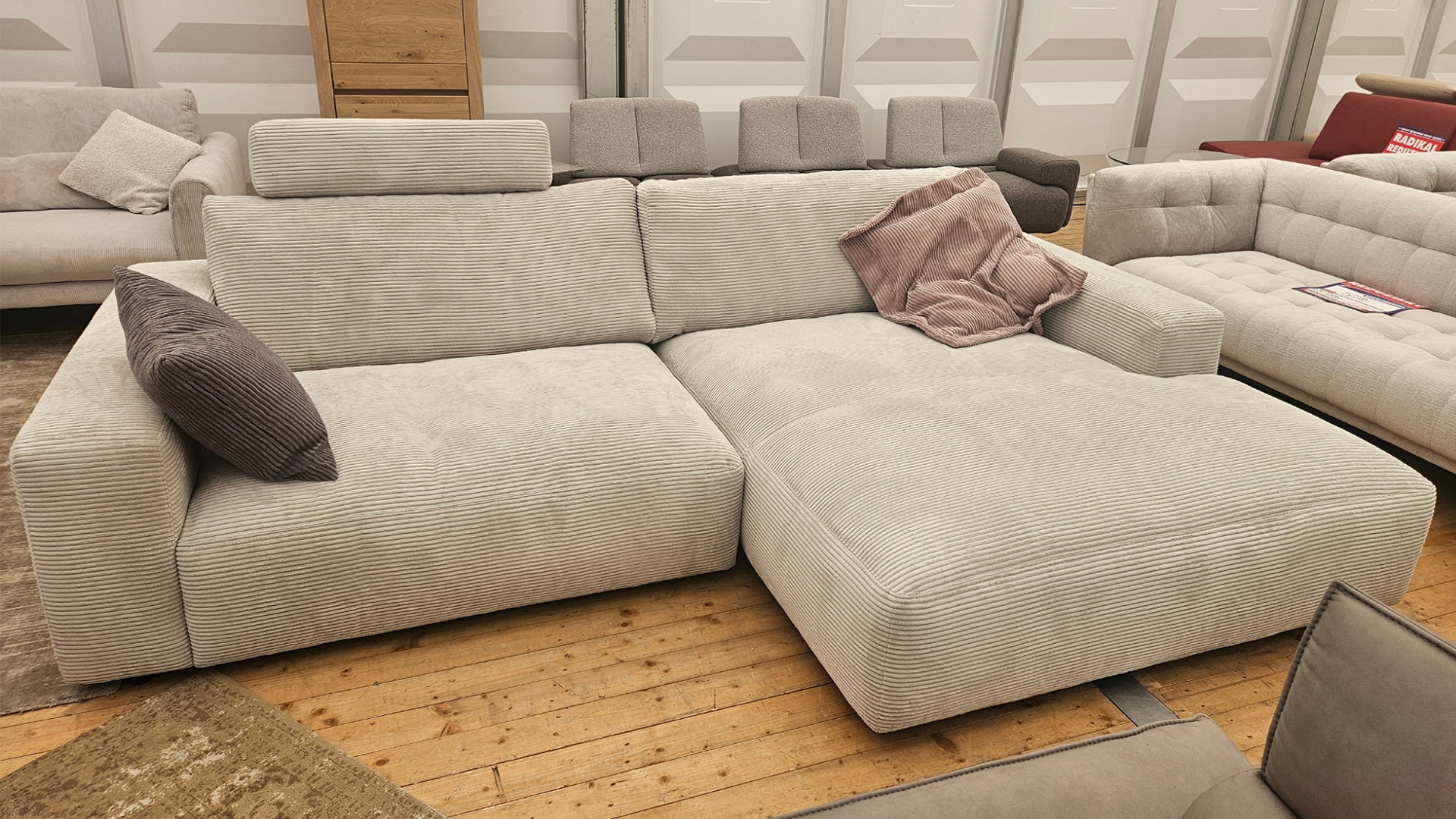 Gallery M Ecksofa Lucia mit Hocker in Trendstoff Cord-0318006713-34WW-A