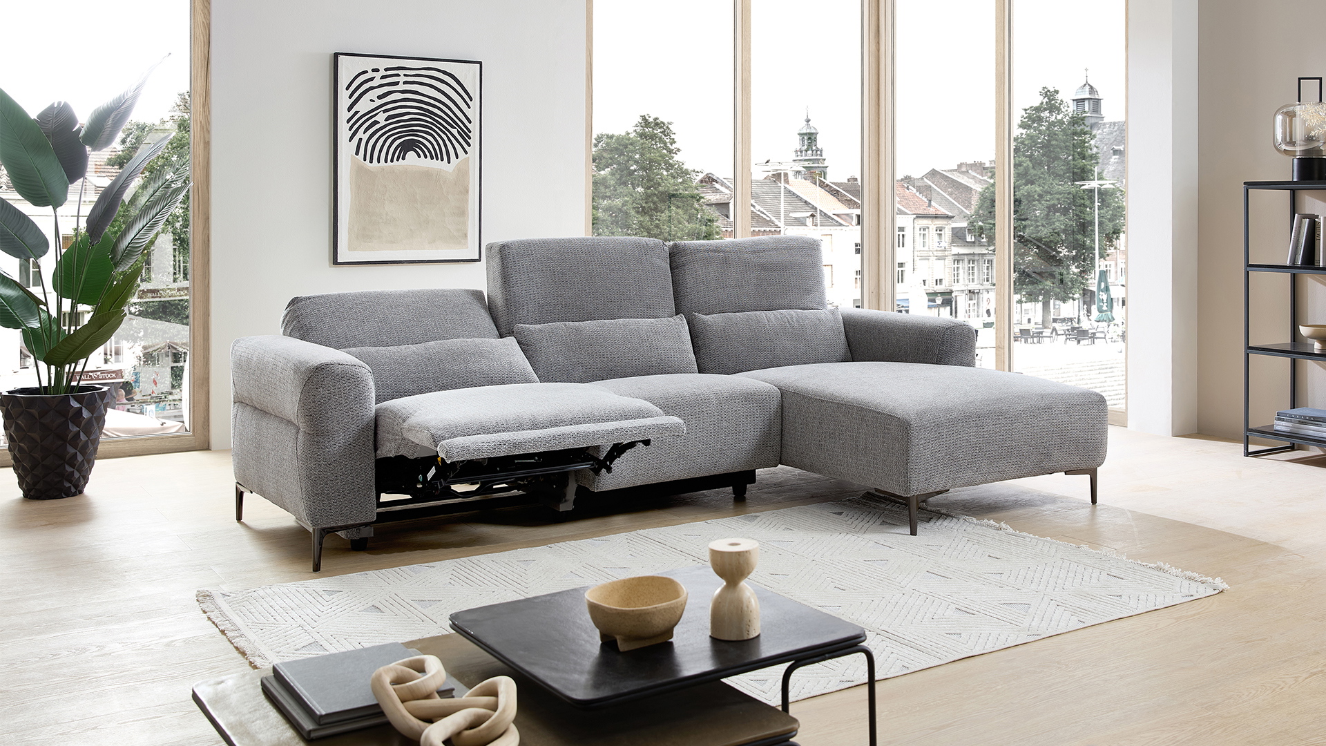 Ecksofa mit motorischer Funktion in Retro Stoff Ecksofa mit motorischer Funktion in Retro Stoff