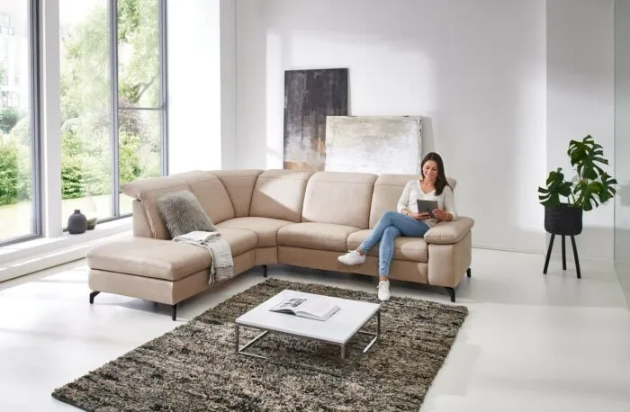 Ecksofa mit Funktionen, Armlehnenfunktion und Kopfteilfunktion Beige links 