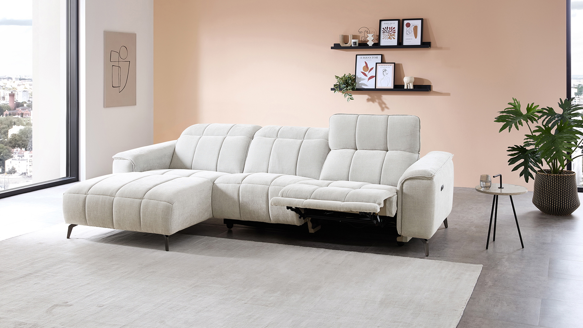 Stoff Ecksofa mit manueller Kopfteilverstellung und motorischer Relaxfunktion