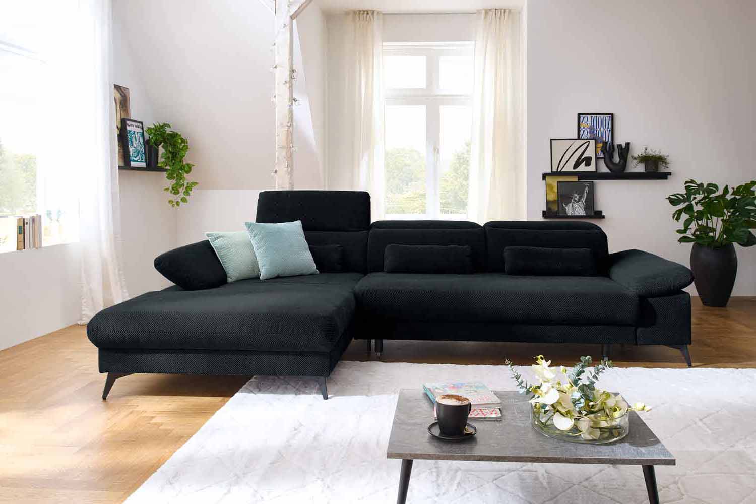 Ecksofa inkl. motorischen XL- Sitzvorzug in Stoff
