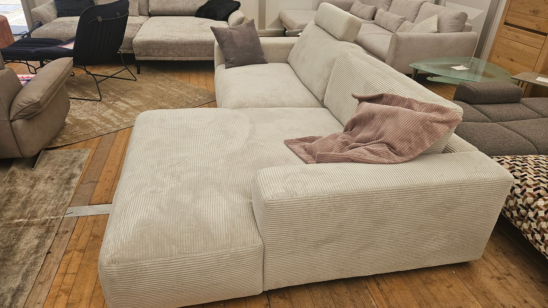 Gallery M Ecksofa Lucia mit Hocker in Trendstoff Cord-0318006713-34WW-A
