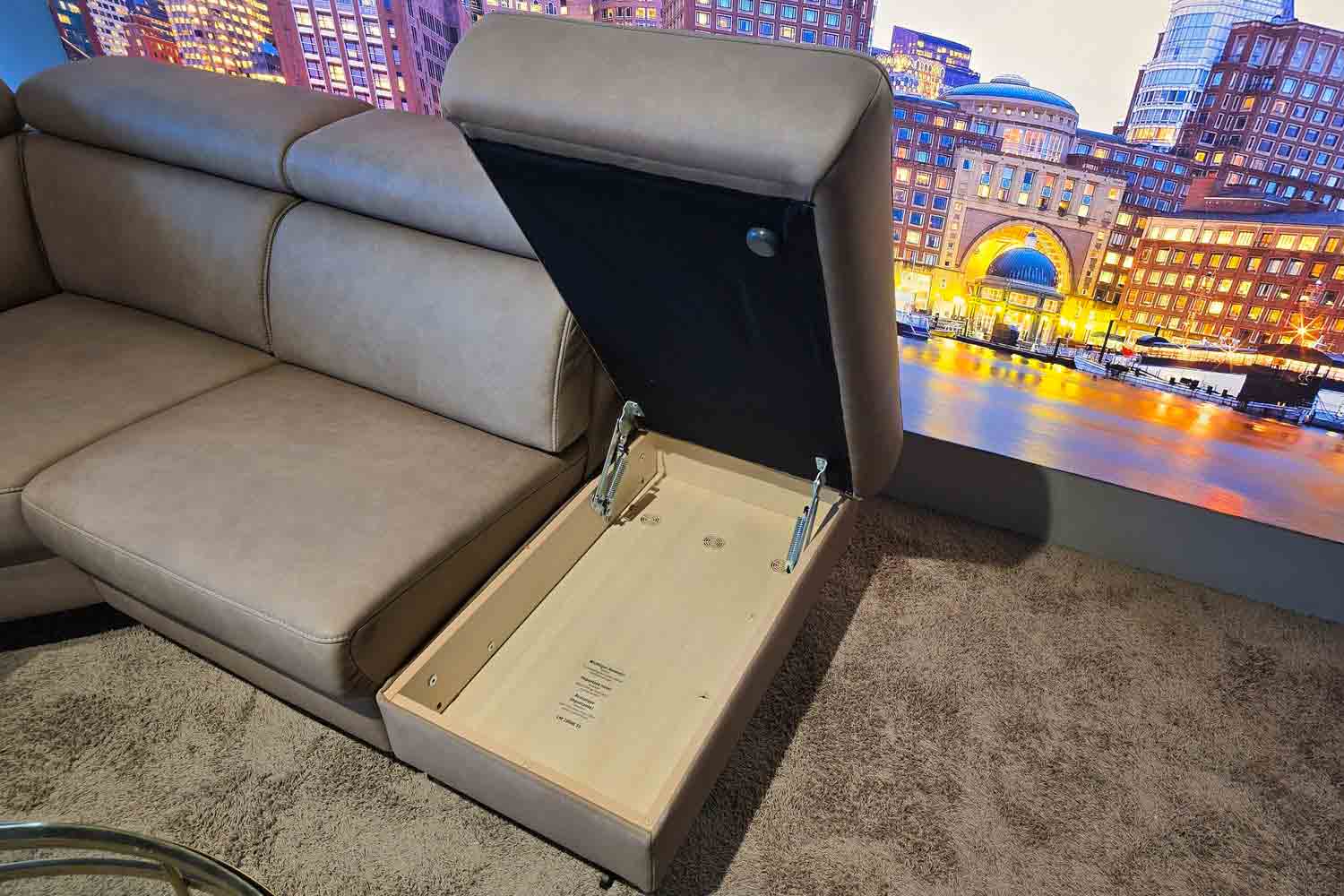 Ecksofa Modell Supreme inkl. motorischer Relaxfunktion in Leder