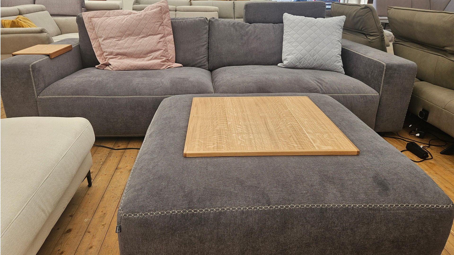 Gallery M Big Sofa Lucia mit Hocker in Stoff -0318006712-34WW-A