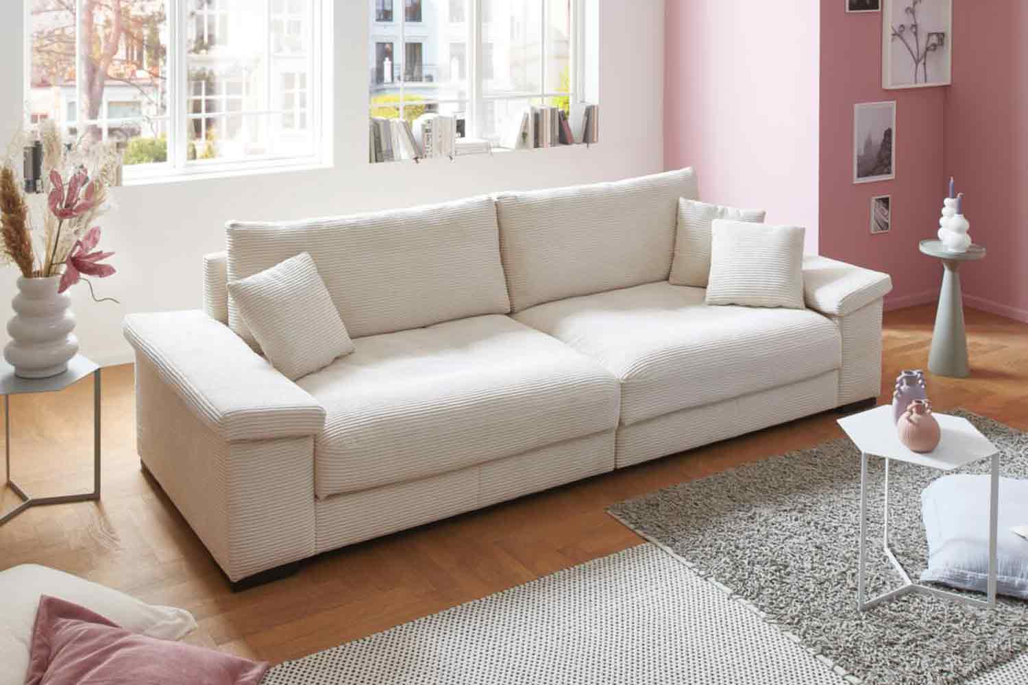 Cord Bigsofa mit losen Kissen