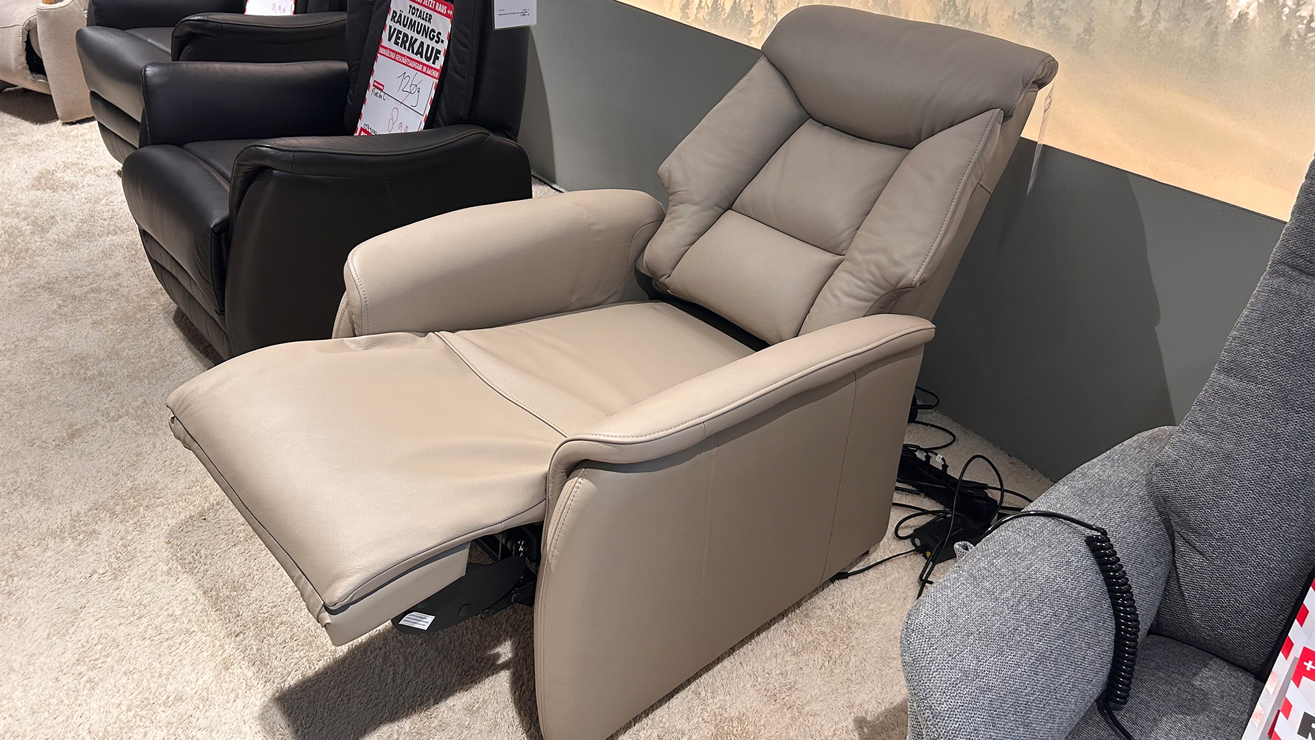 Relaxsessel mit motorischer Relaxfunktion und Aufstehhilfe in Leder -Lederlook-0979003800-36WW-A