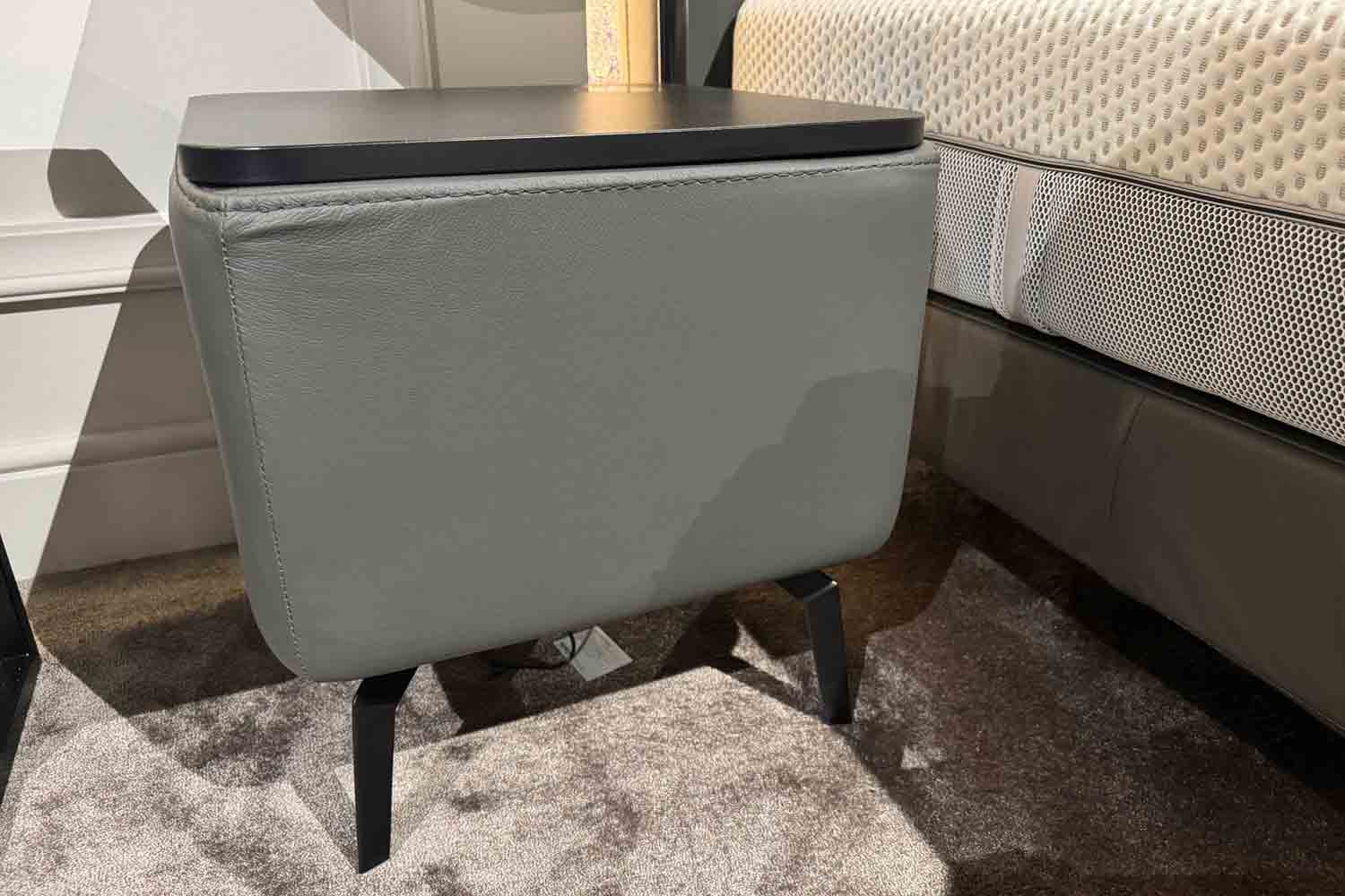 Thomas Brunner Leder Boxspringbett inkl. Nachtkonsolen und Bettbank