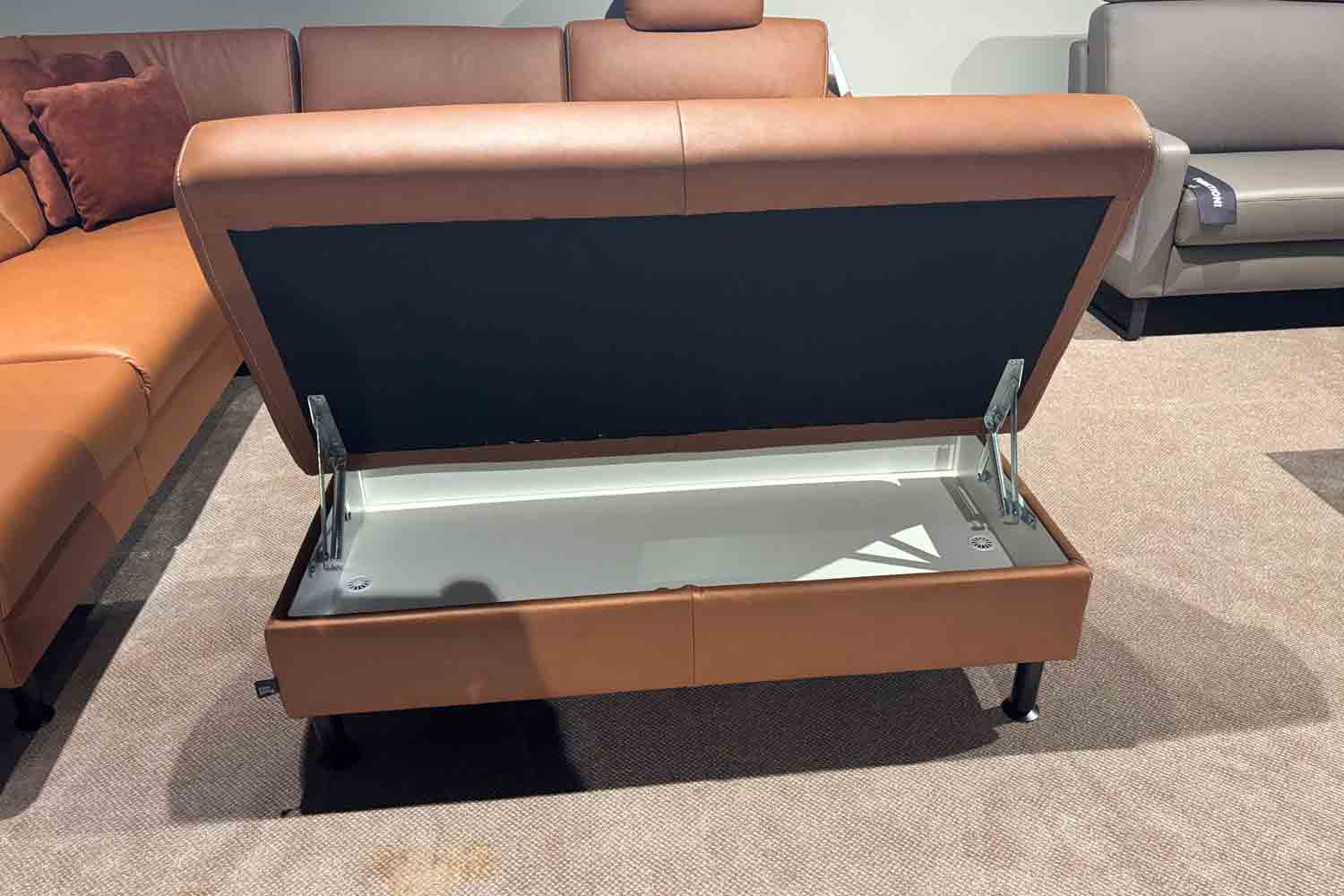 Interliving Ecksofa IL 4355 inkl. Funktionen und Hocker in Leder  