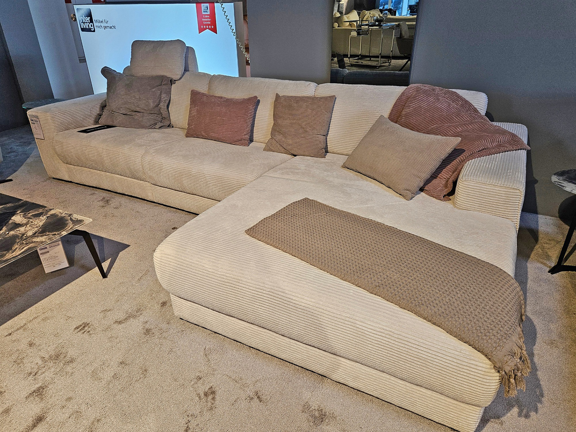 Hilker Ecksofa HC 45 mit motorischer Relaxfunktion in trendigen Cord-0533029400-34WW-A