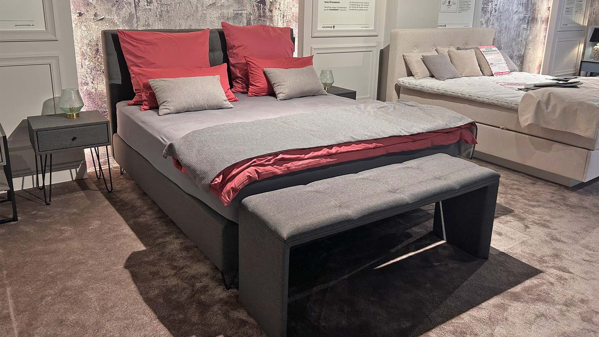 Gausmann Boxspringbett mit Bettbank und Nachtkonsolen in Stoff -0326000900-01-0326000423-36WW-A
