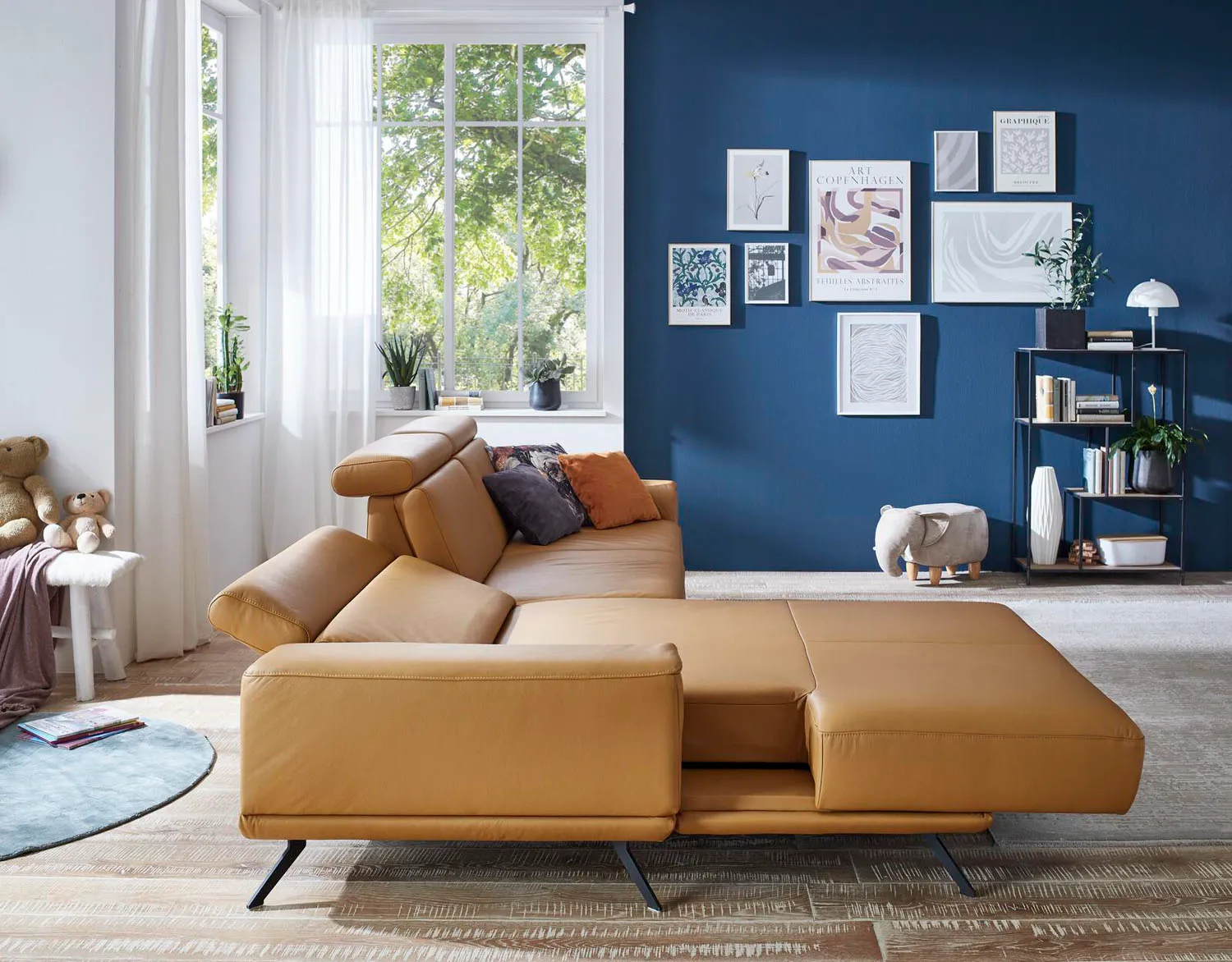 Modulmaster Ecksofa inkl. Kopfteilfunktion in Leder