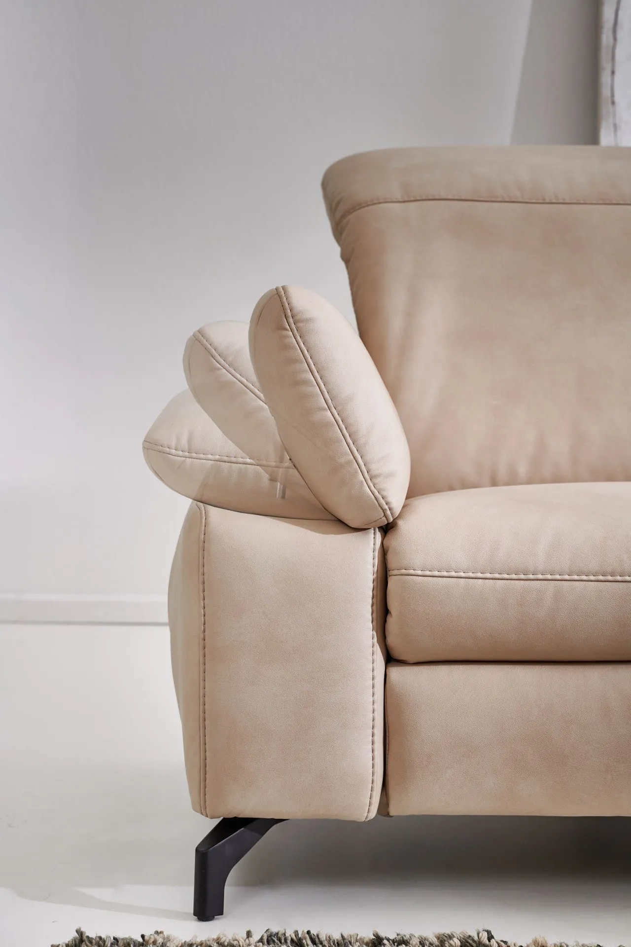 Ecksofa mit Funktionen, Armlehnenfunktion und Kopfteilfunktion Beige rechts mit höhen Neigungsverstellung mit Kopfteilfunktion 