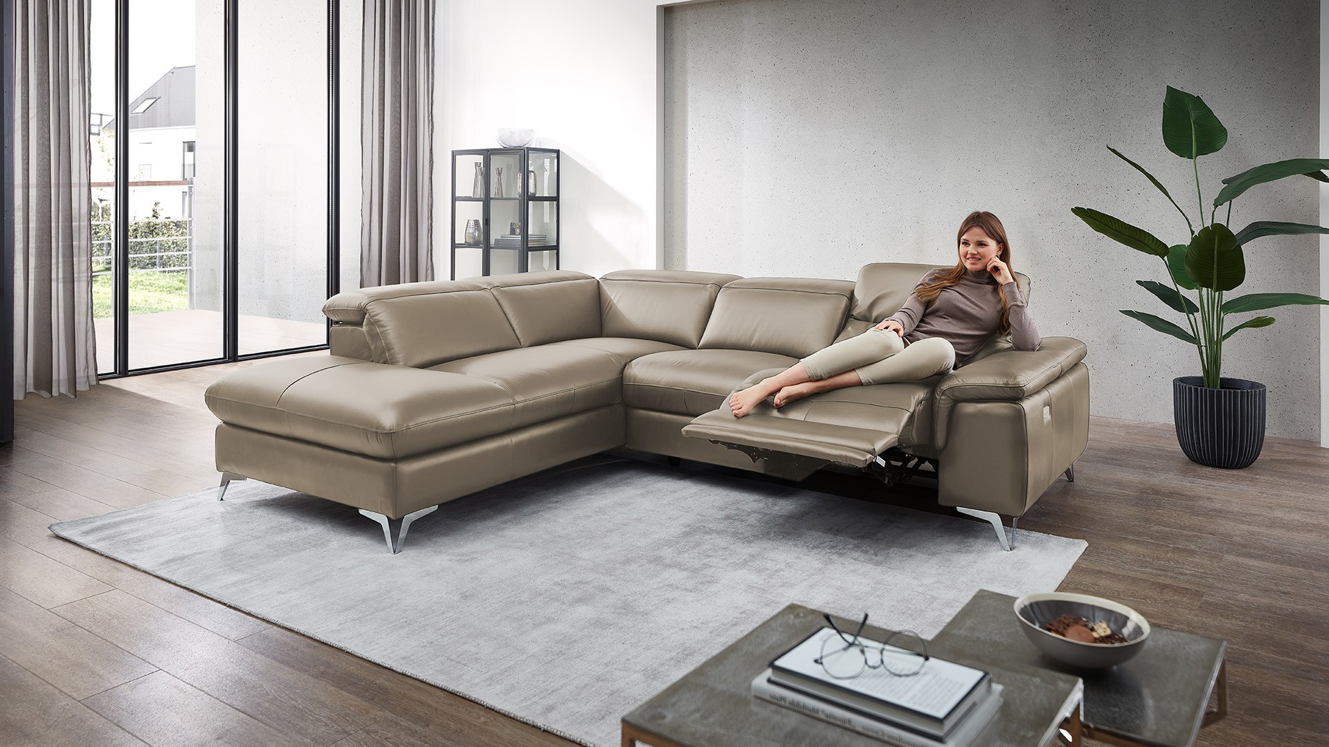 Ecksofa Seahawk mit motorischer Relaxfunktion in Leder Ecksofa Seahawk mit motorischer Relaxfunktion in Leder