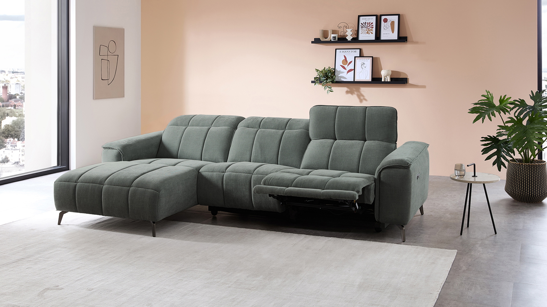 Stoff Ecksofa mit manueller Kopfteilverstellung und motorischer Relaxfunktion