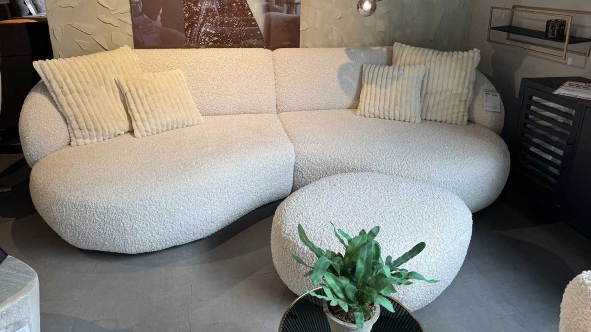Ginger Moon Big Sofa mit Hocker in Trendstoff Bouclé -0310032801-36WW-A