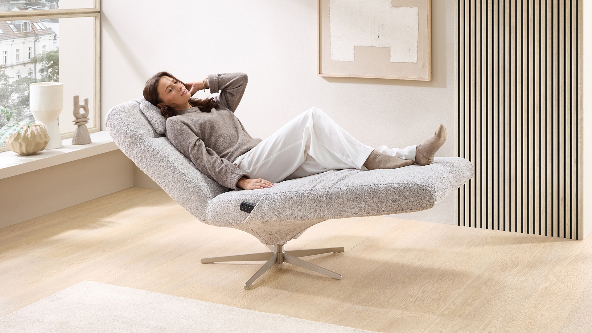 Cuoio Liege Positano mit 3-motorischer Relaxfunktion in Trendstoff Bouclé Cuoio Liege Positano mit 3-motorischer Relaxfunktion in Trendstoff Bouclé