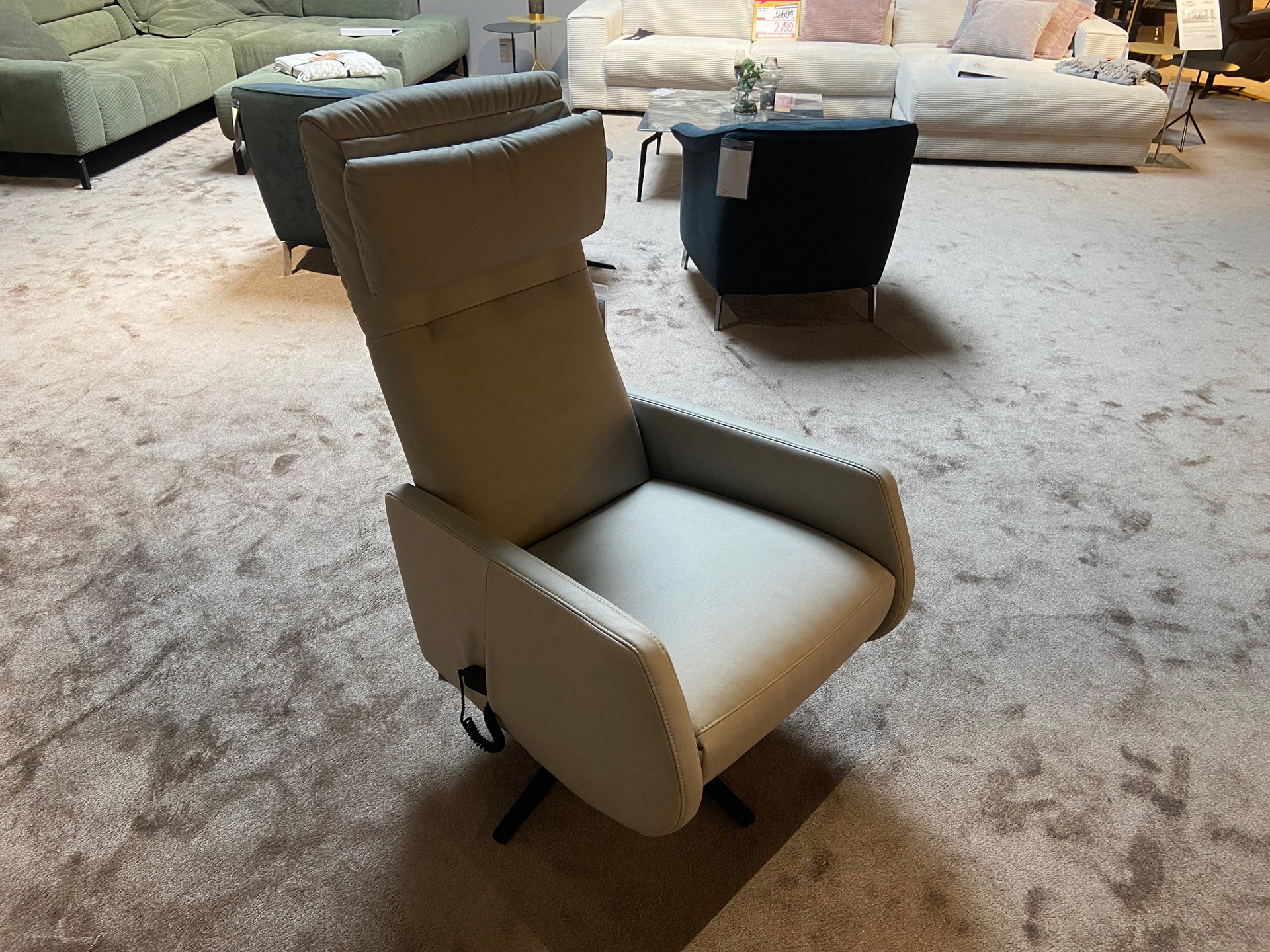 Hilker Sessel HC 48 inkl. motorischer Relaxfunktion und Akku in Leder -0533022501-04WW-A