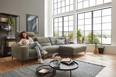 Carina Ecksofa L-Form inkl. manueller Rückenverstellung in Stoff Grün rechts mit Motor