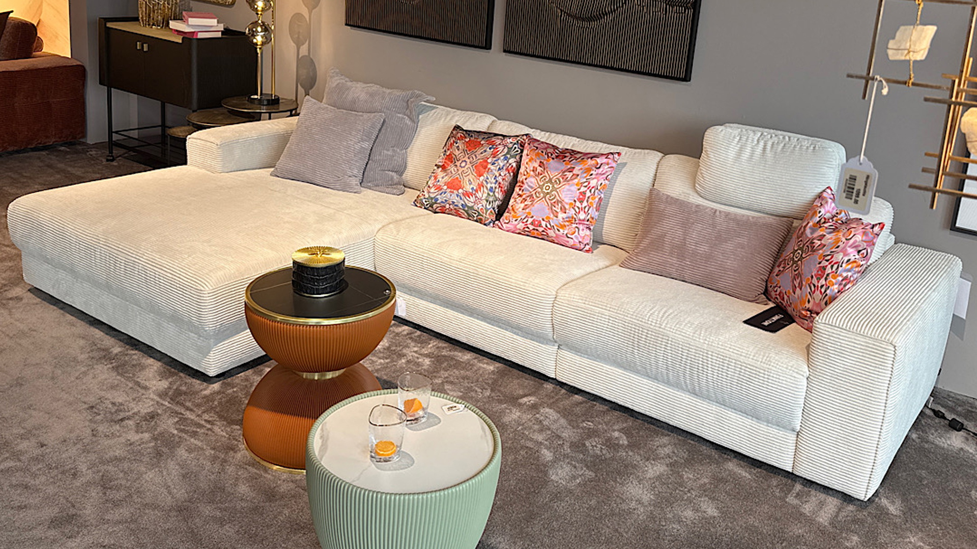Hilker Ecksofa HC 45 mit motorischer Relaxfunktion in trendigen Cord-0533029402-45WW-A