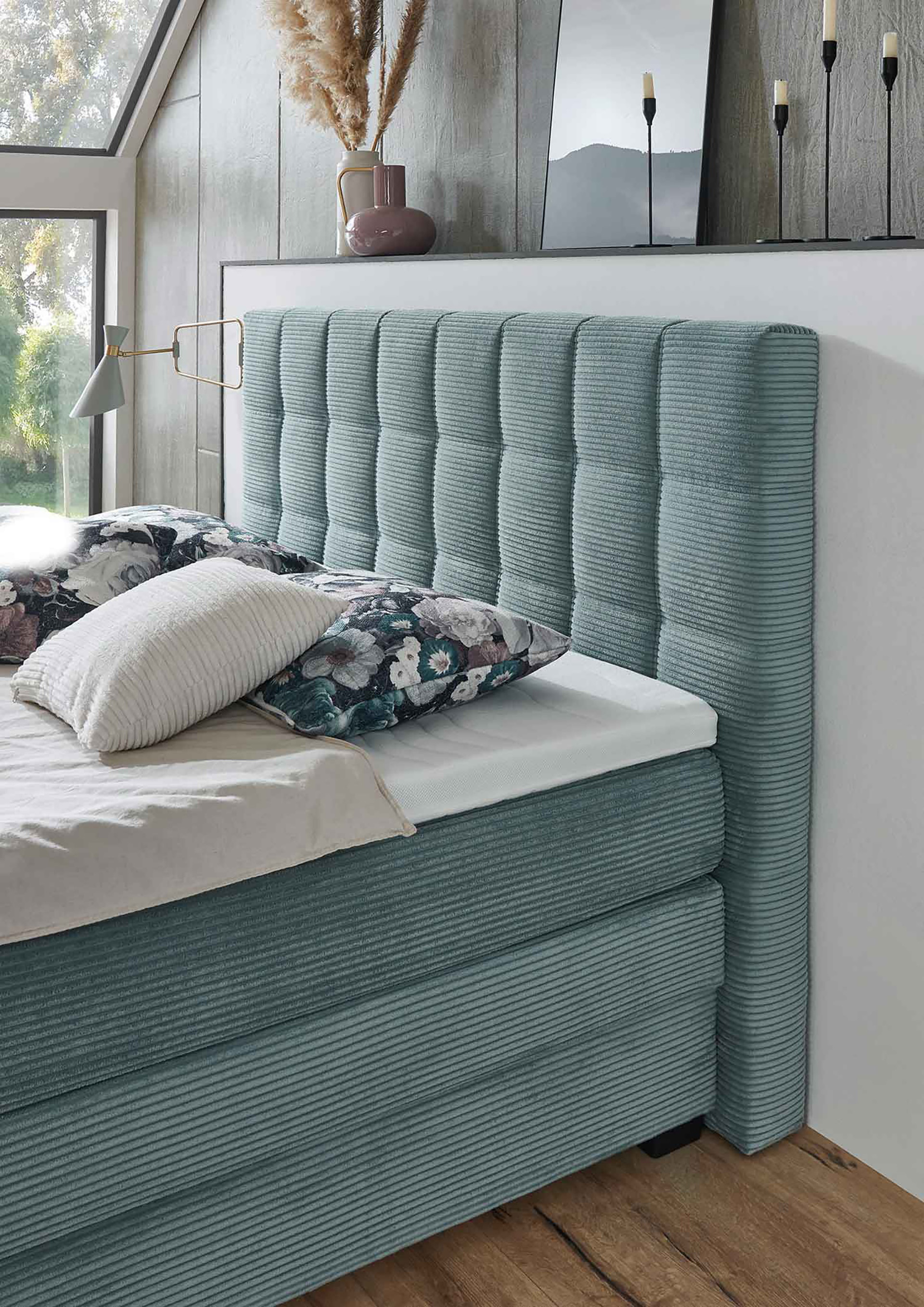 Boxspringbett in Cord inkl. Bettkasten
