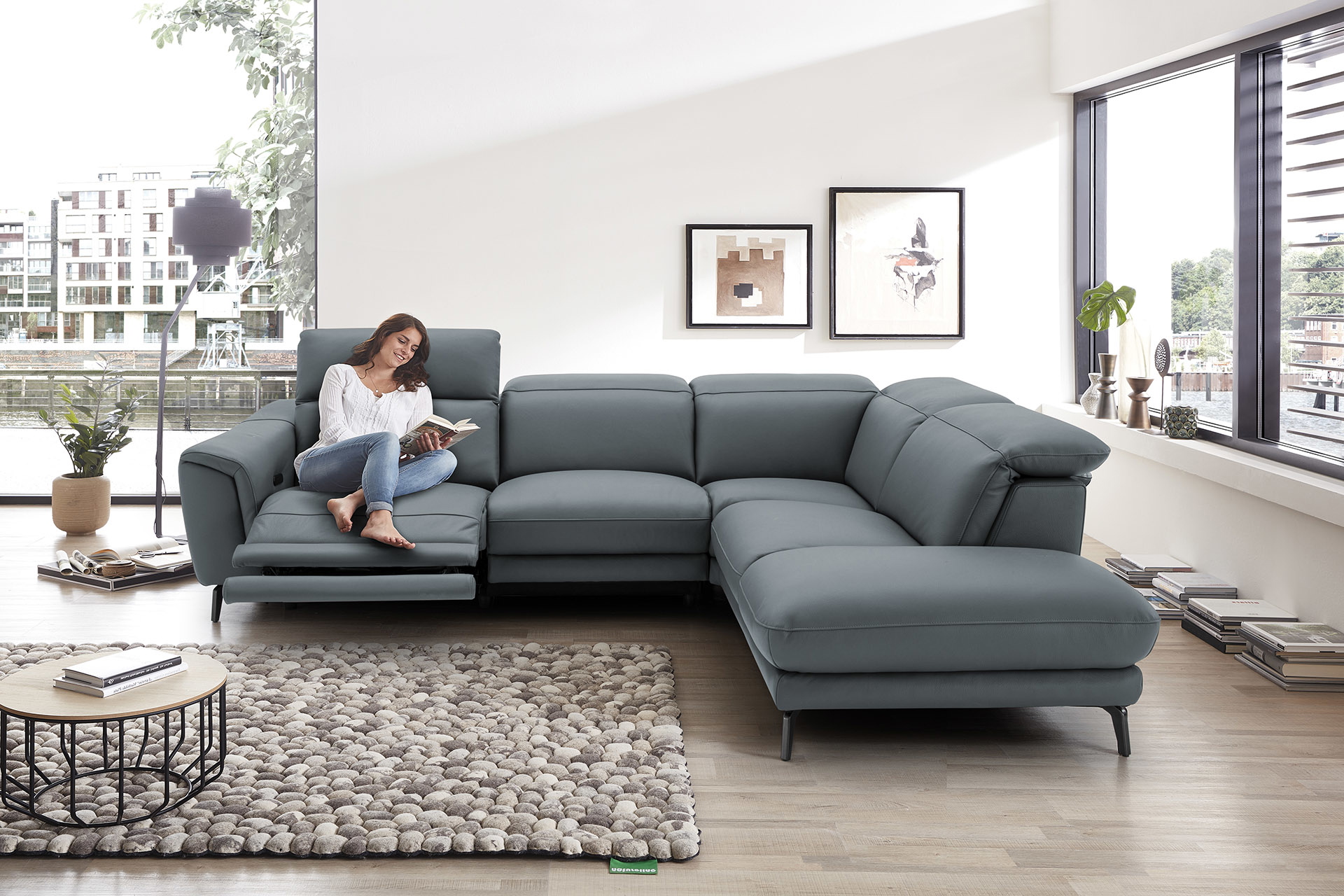 Leder Ecksofa inkl. manueller Kopfteilverstellung