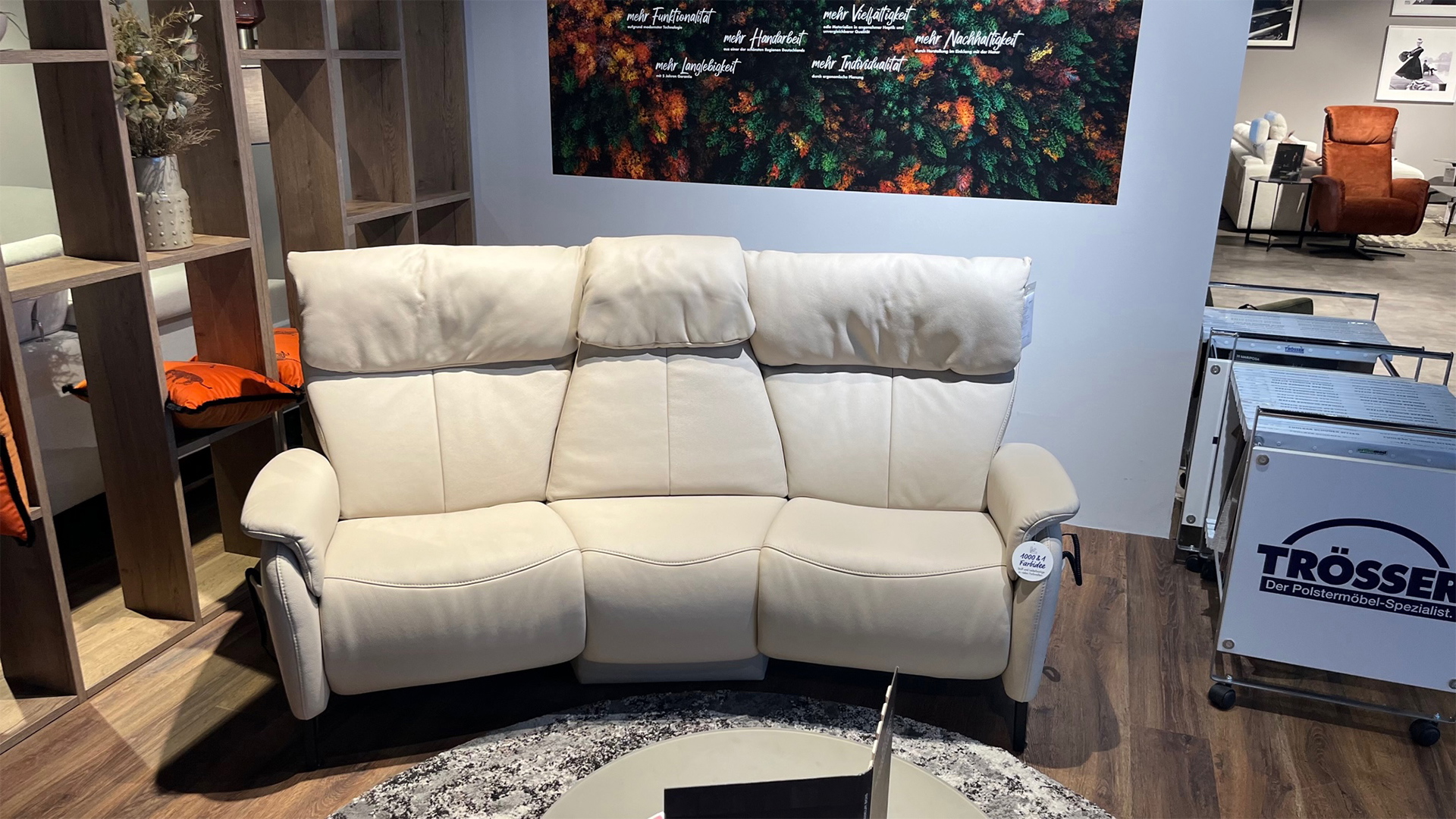 Himolla Trapez Sofa inkl. motorischer Relaxfunktion und Mitteltisch in Leder -0147091200-36WW-A