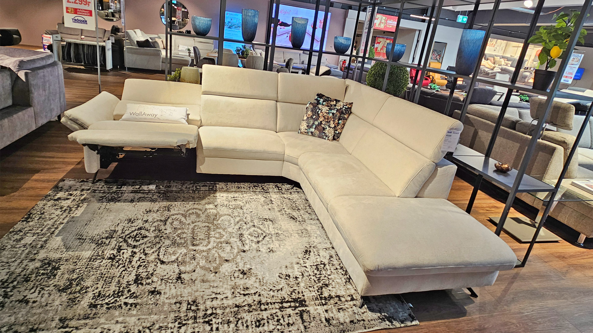 Modulmaster Ecksofa inkl. motorischer Relaxfunktion in Stoff
