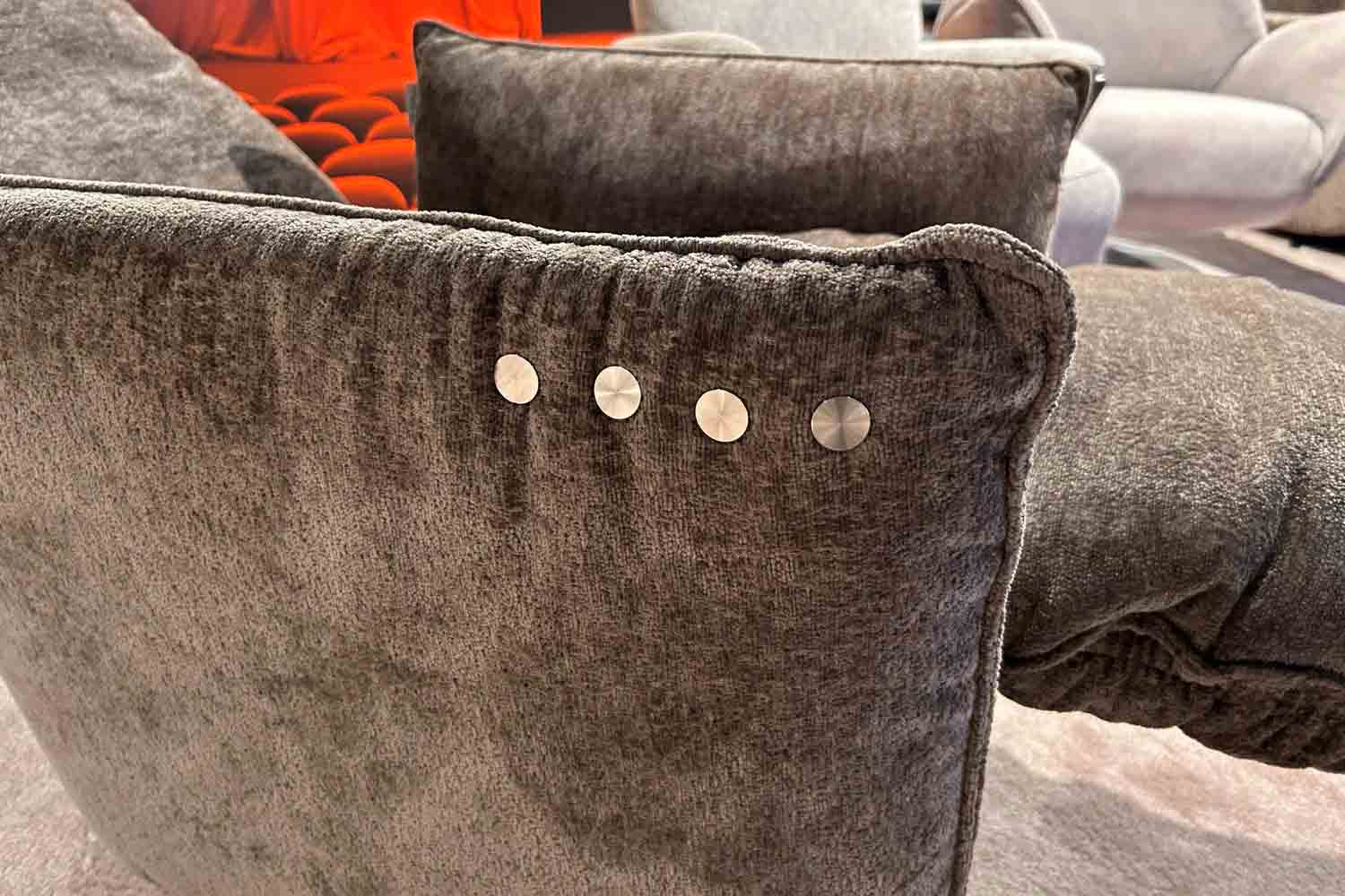 Relaxsessel in Stoff inkl. motorischer Relaxfunktion und Akku