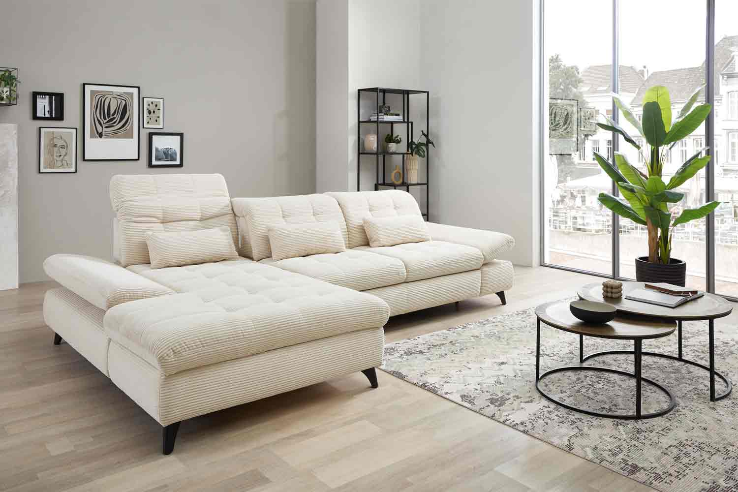 Ecksofa inkl. Sitztiefenverstellung in trendigen Cord