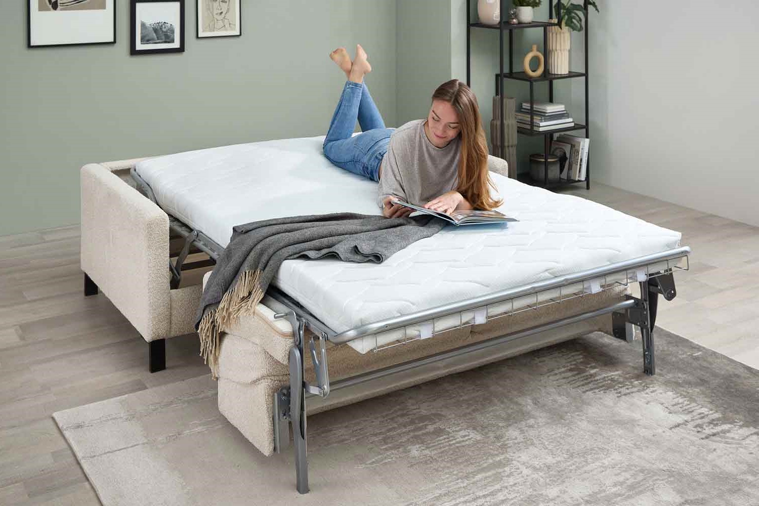 Schlafsofa inkl. Kaltschaummatratze in Bouclé Stoff