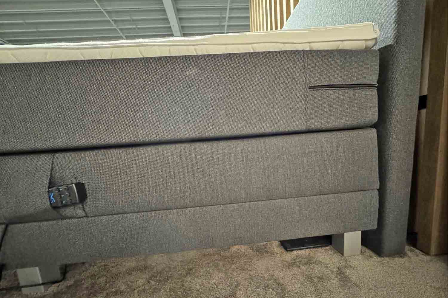 Boxspringbett mit motorischer Verstellung in Stoff
