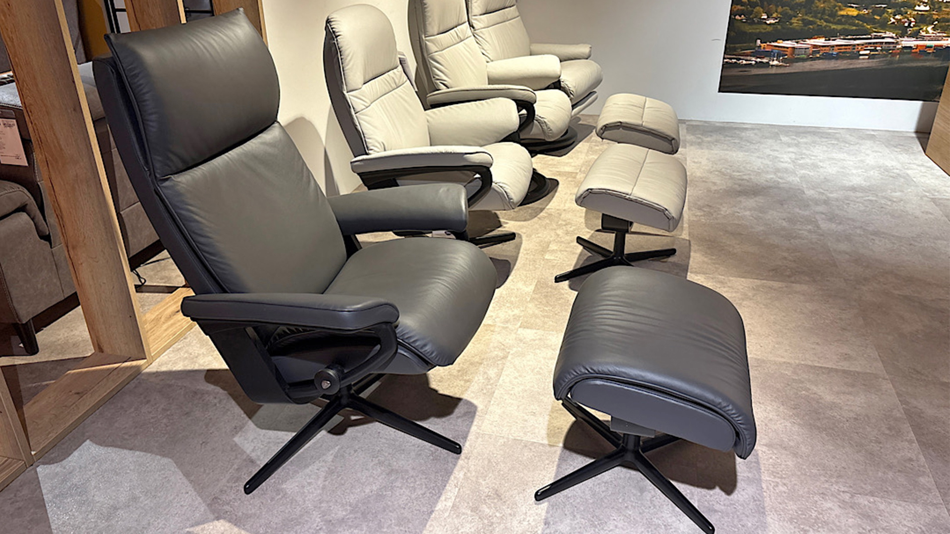 Stressless Sessel Aura mit Hocker in Leder