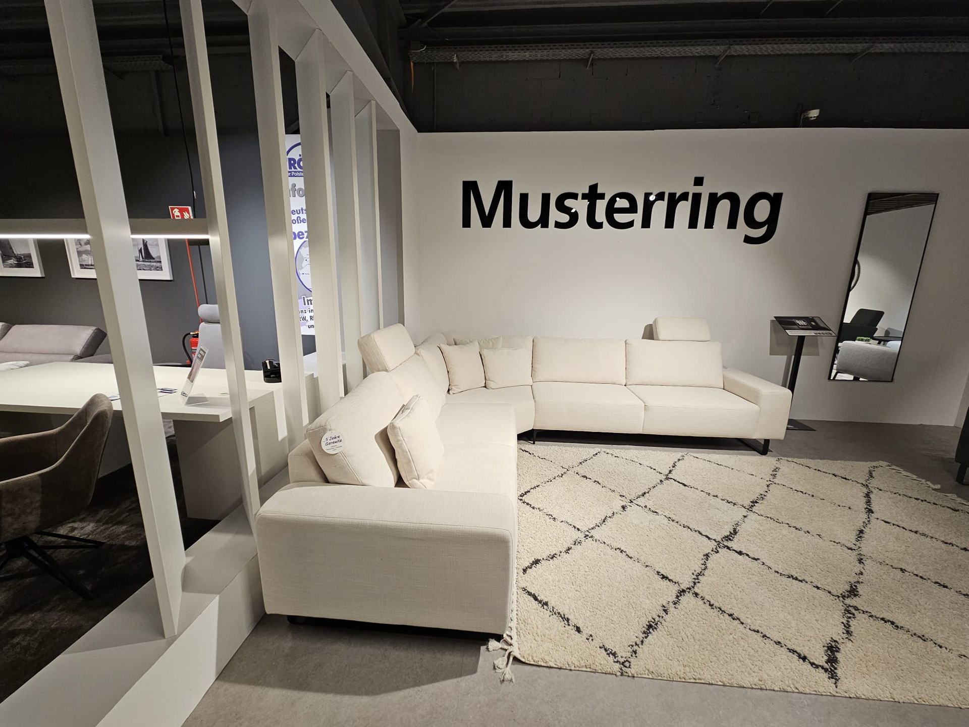 Musterring MR 4530 Ecksofa mit Kopfstützen in Stoff