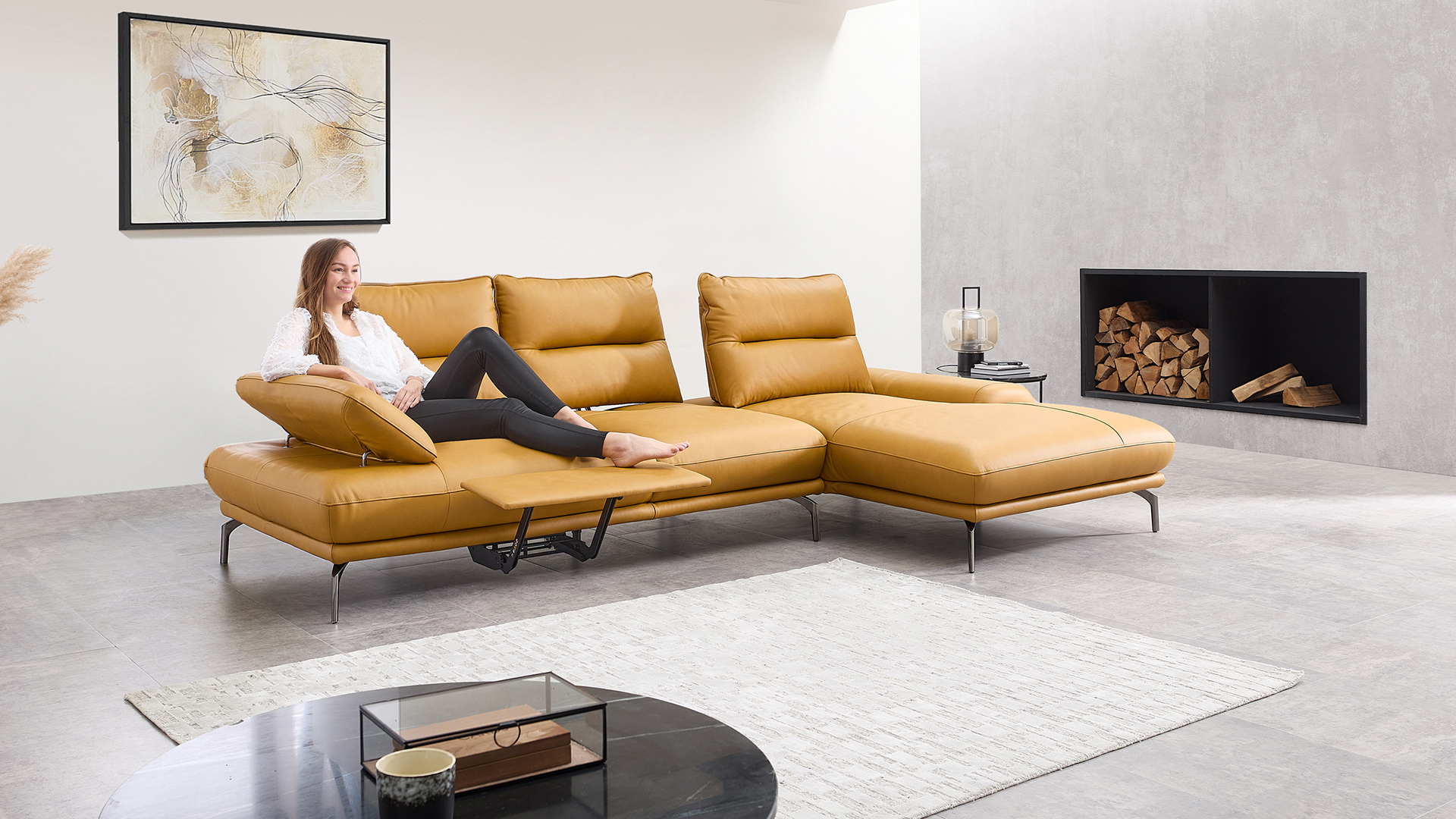 Leder Ecksofa mit Sitztiefenverstellung und motorischer Fußstütze Leder Ecksofa mit Sitztiefenverstellung und motorischer Fußstütze