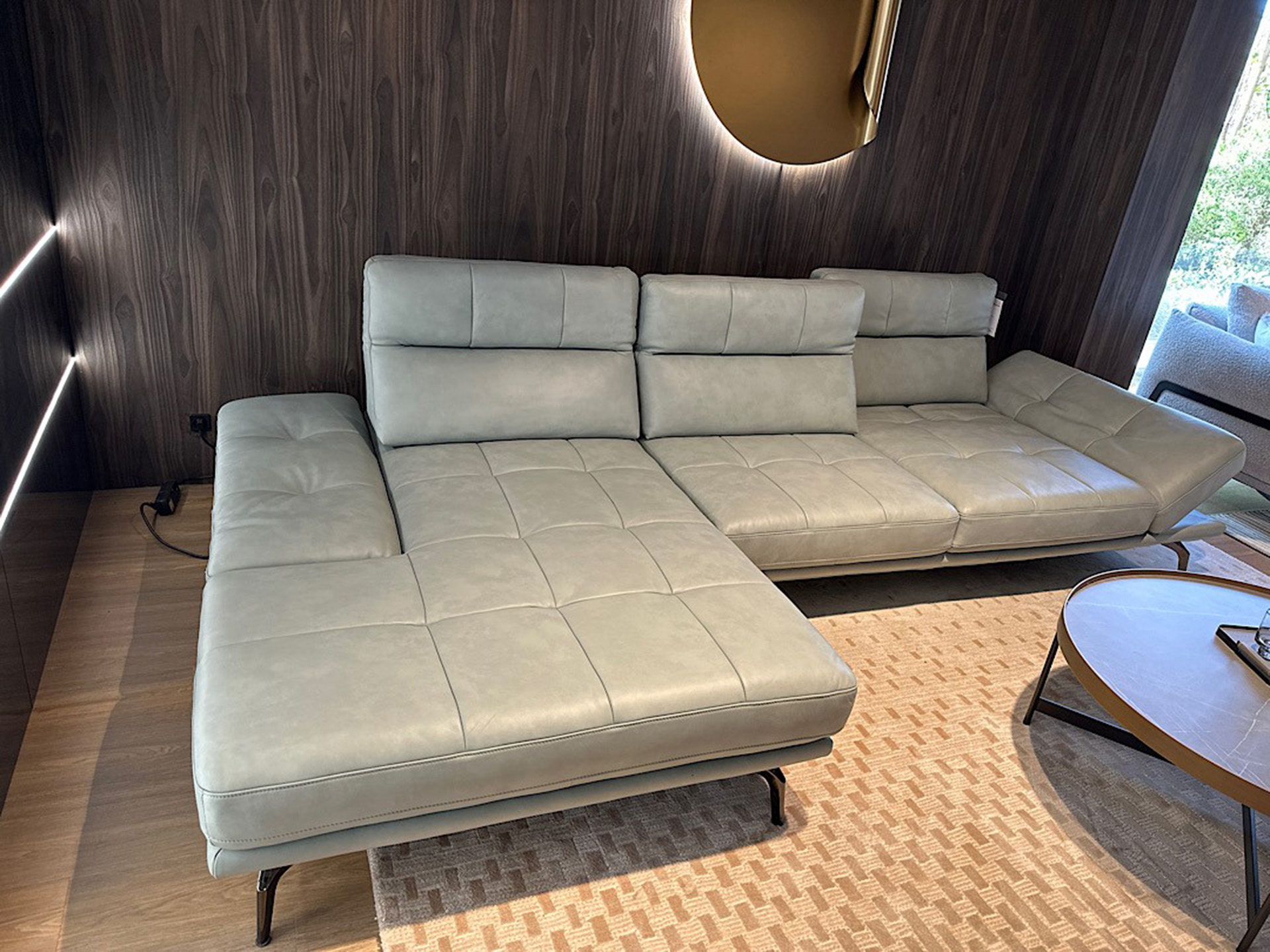 Cuoio Ecksofa in Leder mit manueller Sitztiefenverstellung 