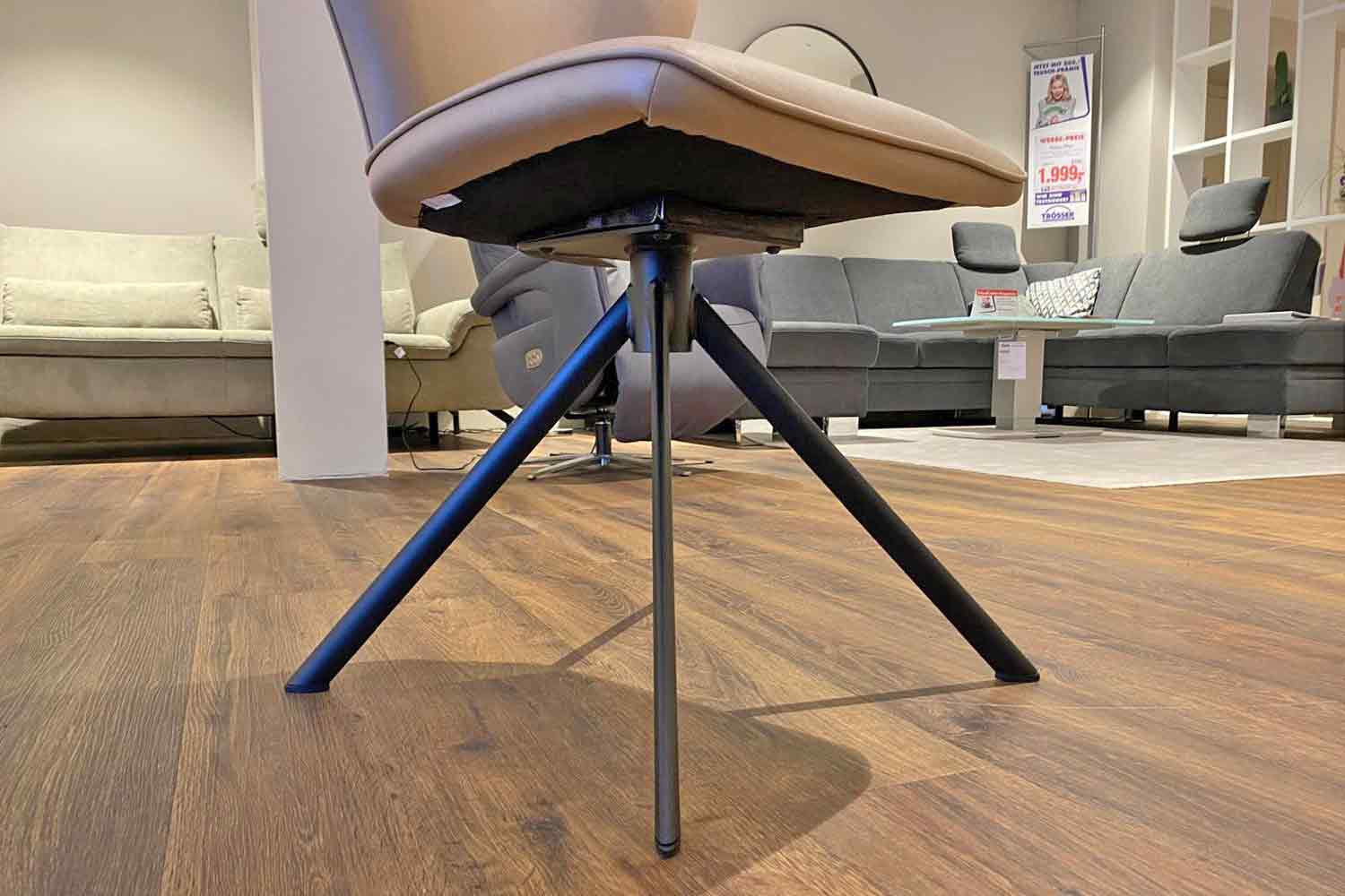 Design-Stuhl in Mikrofaser 