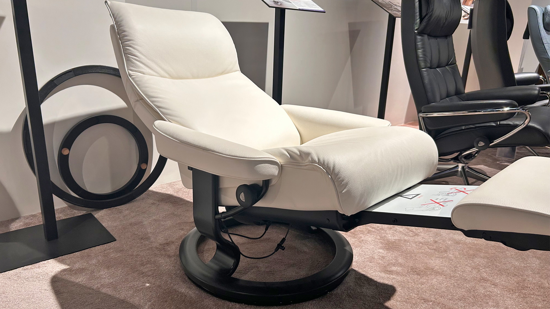 Stressless Sessel Aura M inkl. motorischer Relaxfunktion und Akku in Leder -0565068906-35WW-A